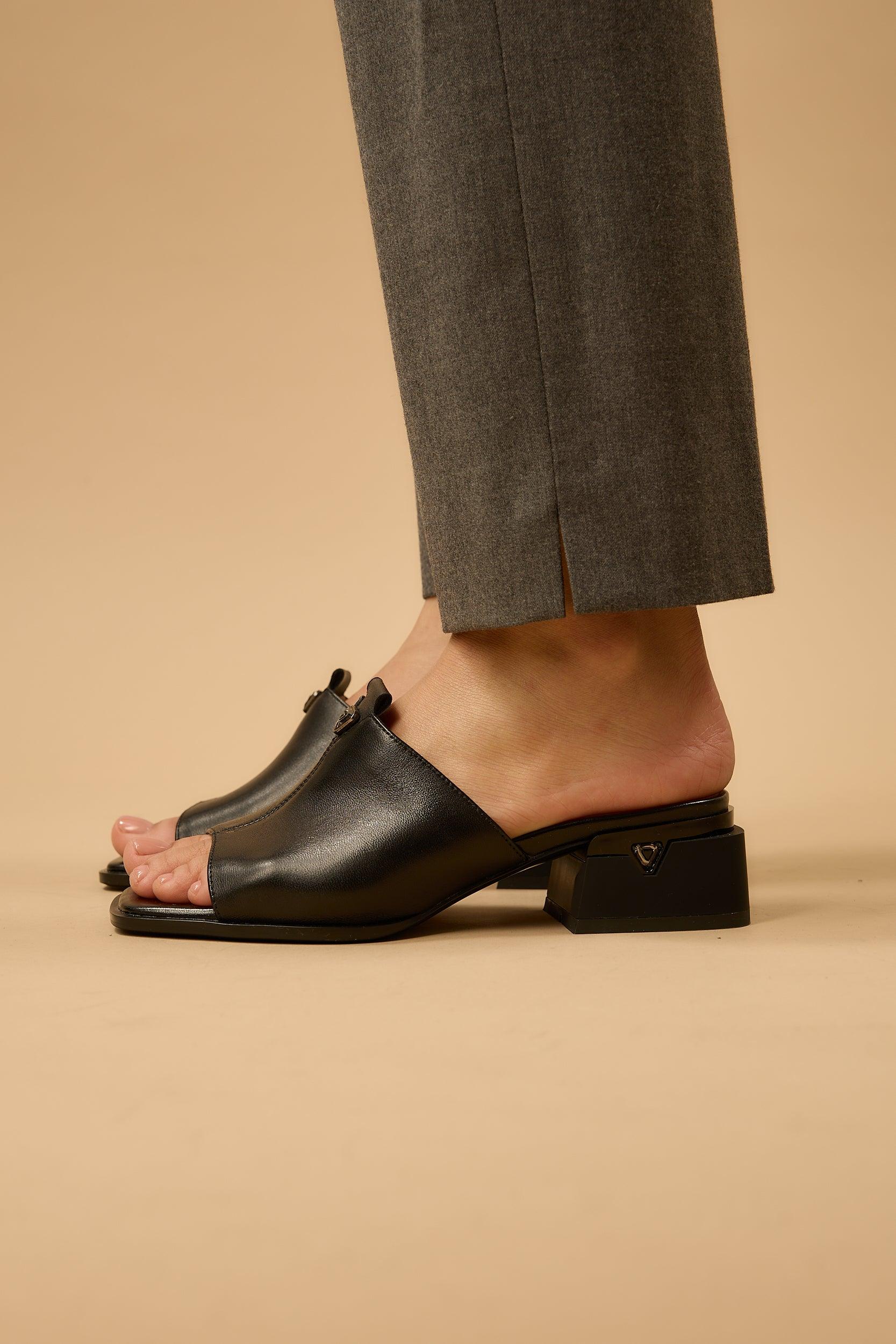 Klara Black - Image 8