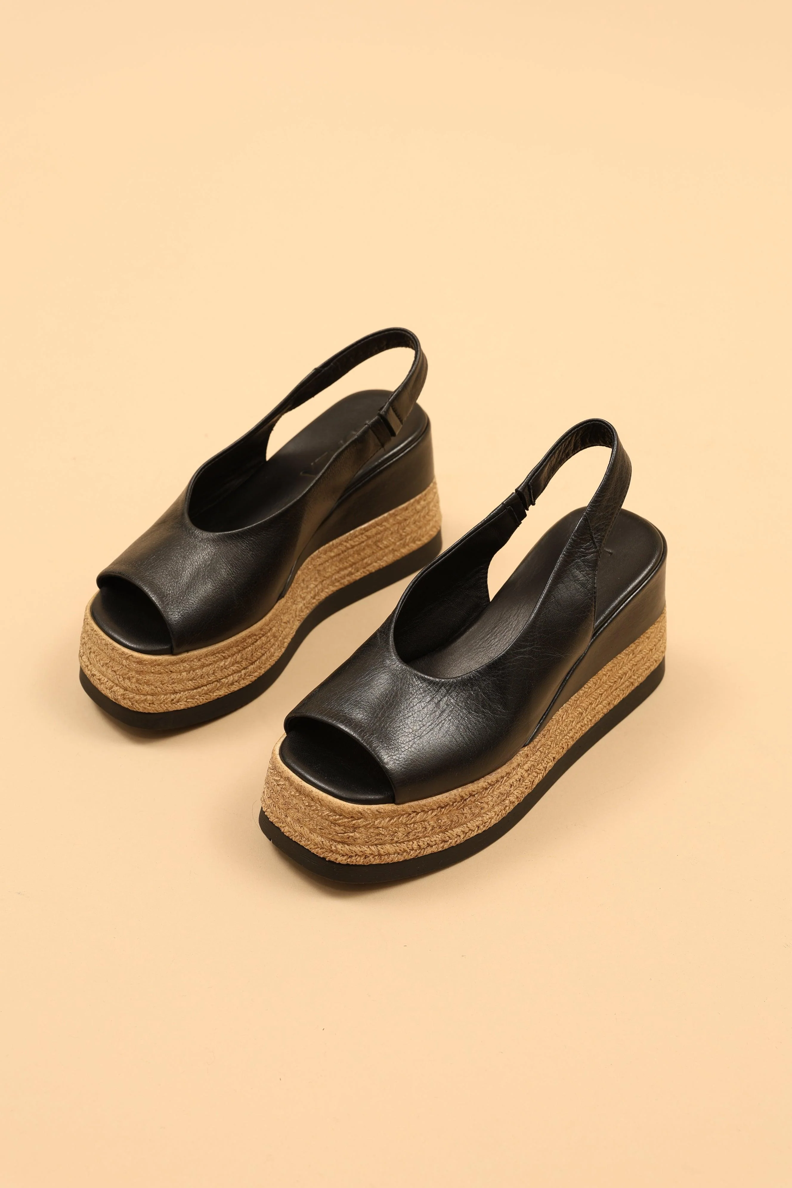 Agnesa Black - Image 6