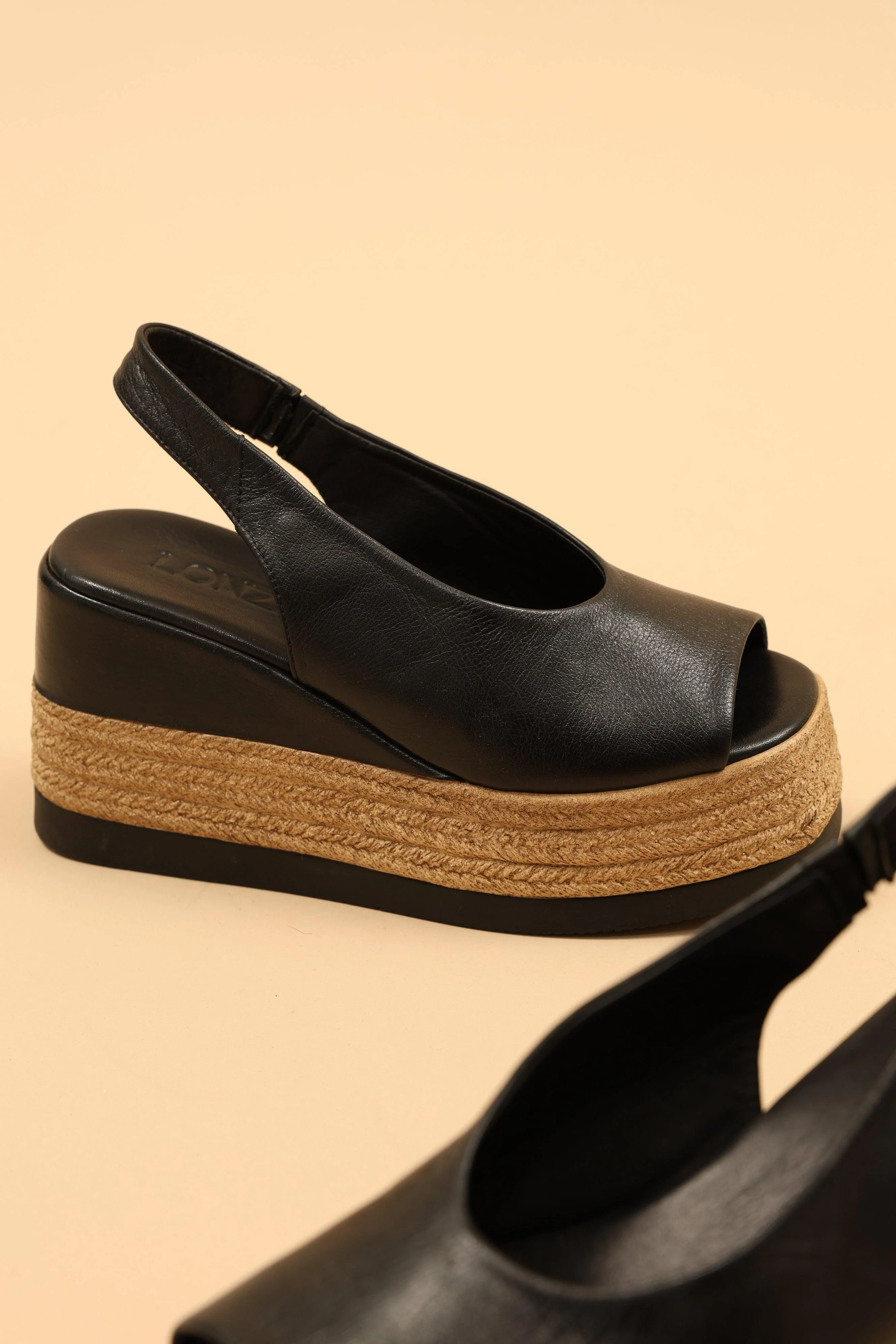 Agnesa Black - Image 7
