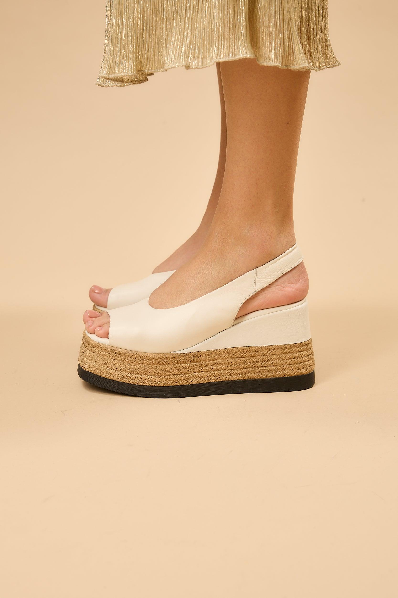 Agnesa White - Image 6