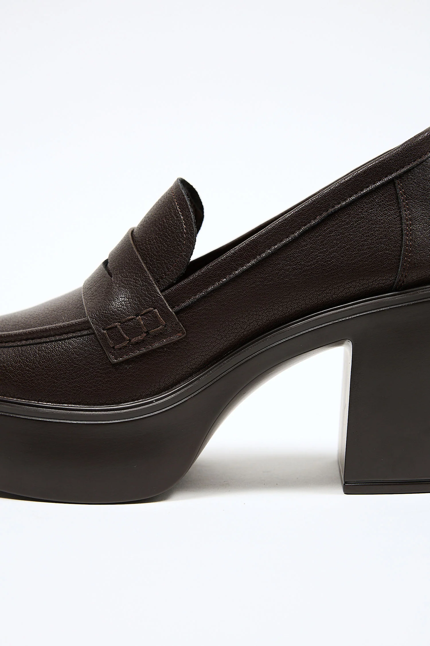 Alama Brown - Image 3