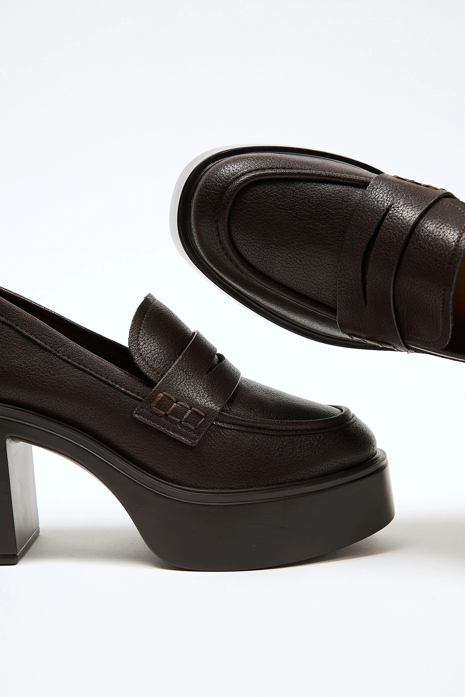 Alama Brown - Image 5