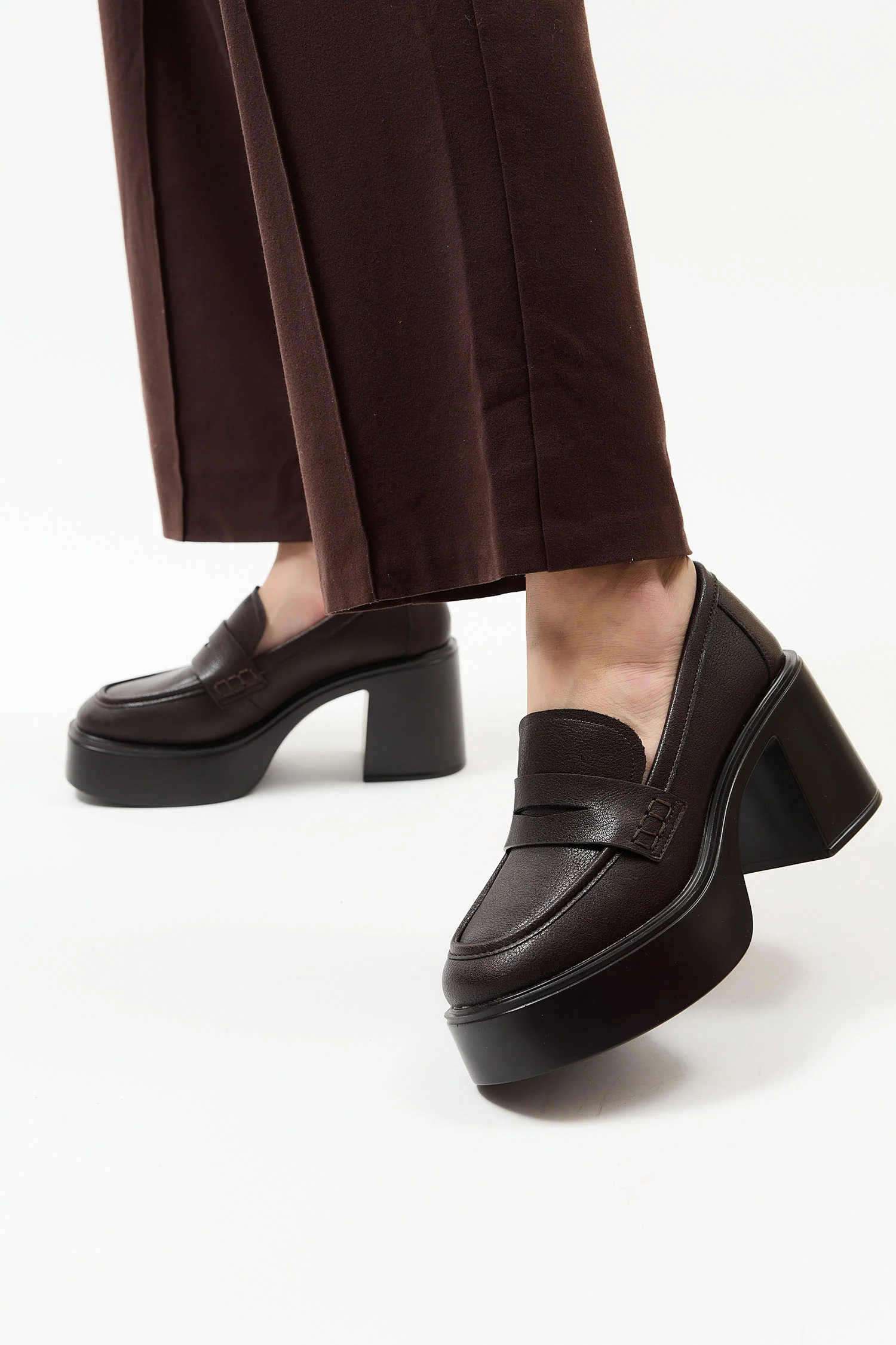 Alama Brown - Image 8