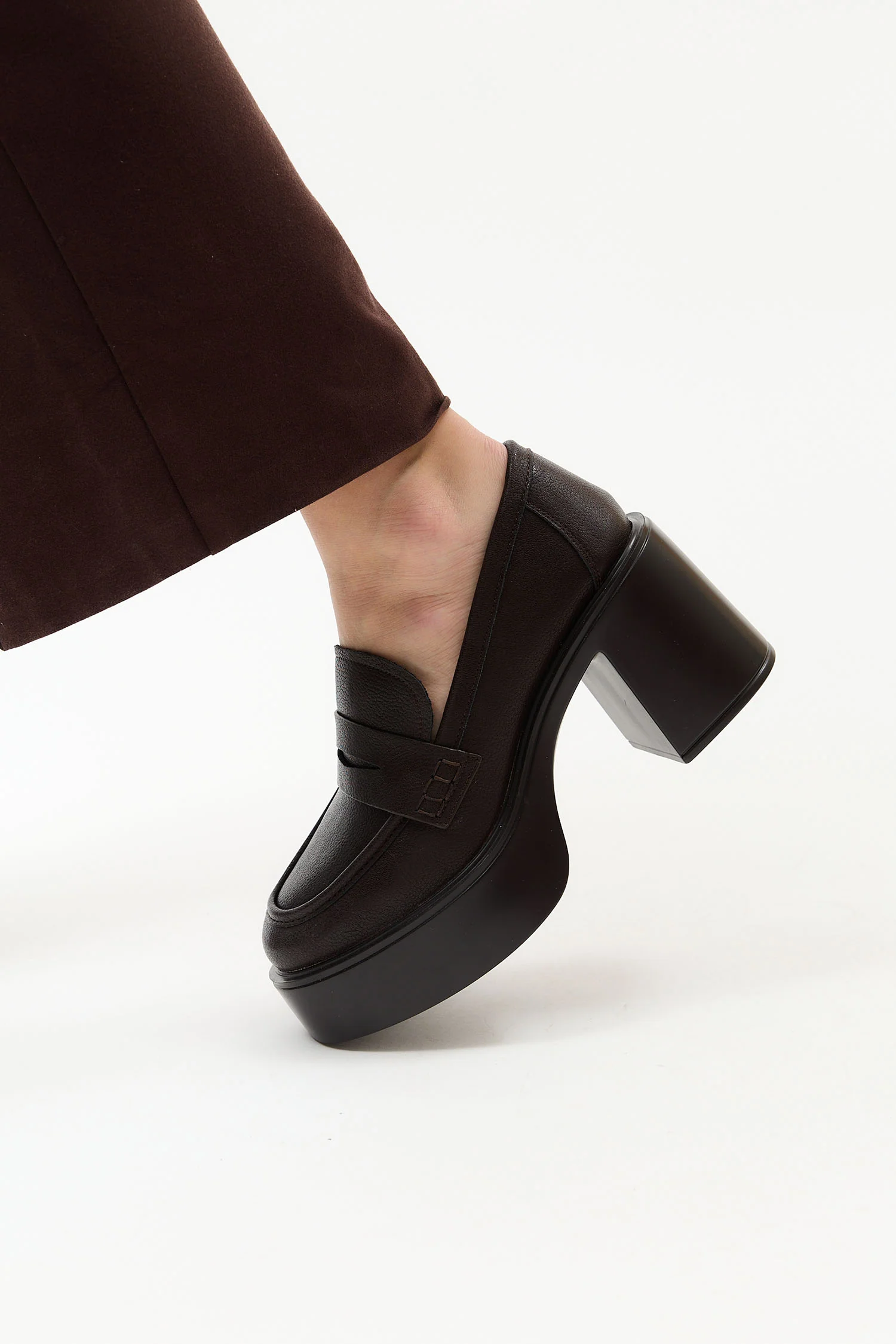 Alama Brown - Image 7