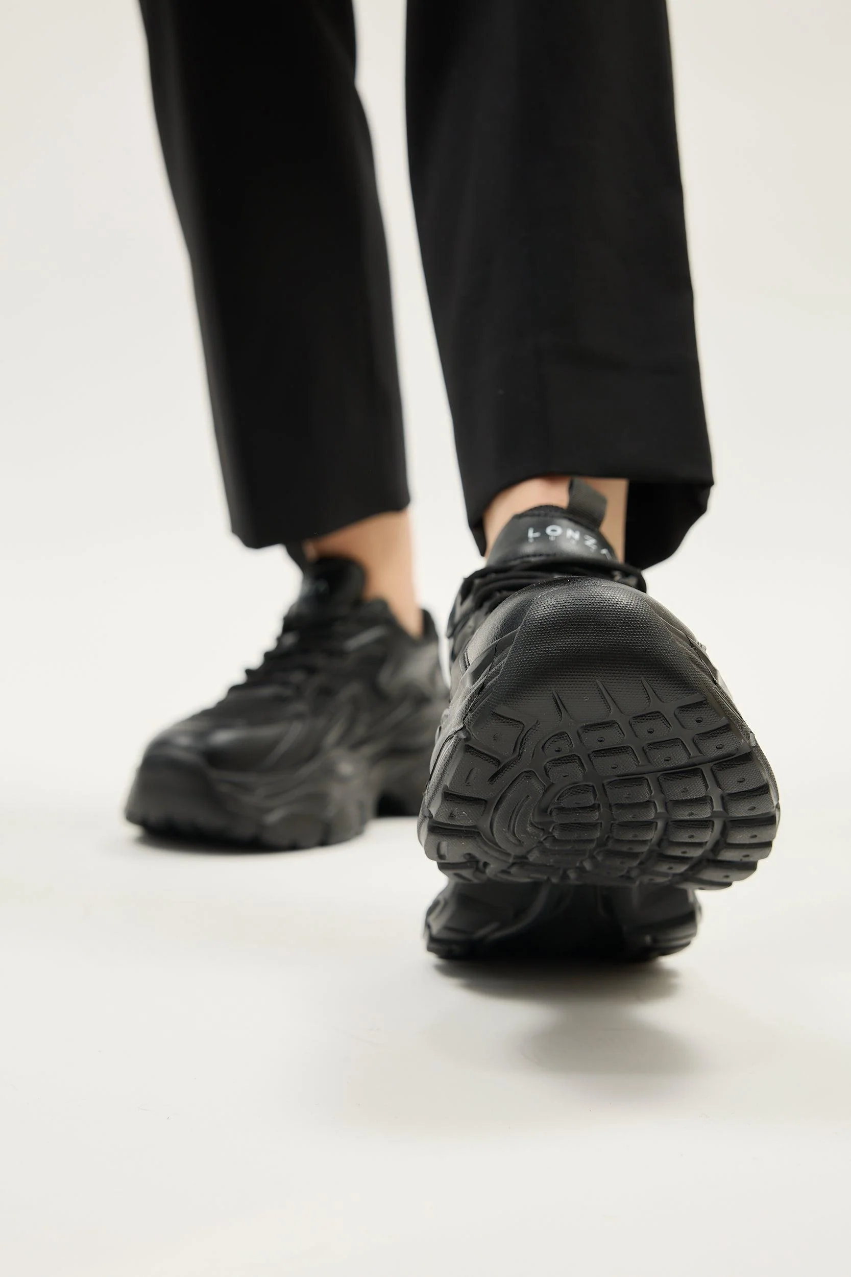 Alba Black - Image 7