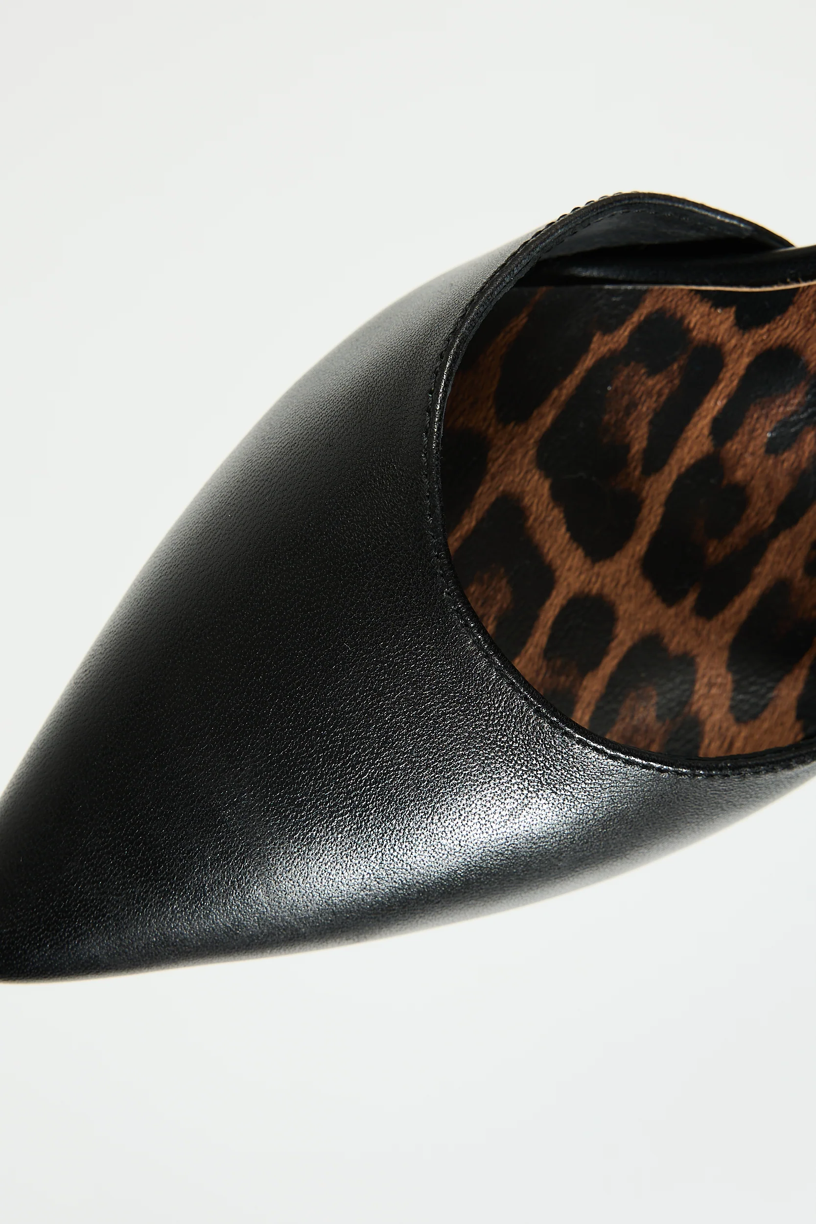 Aleen Black - Image 11