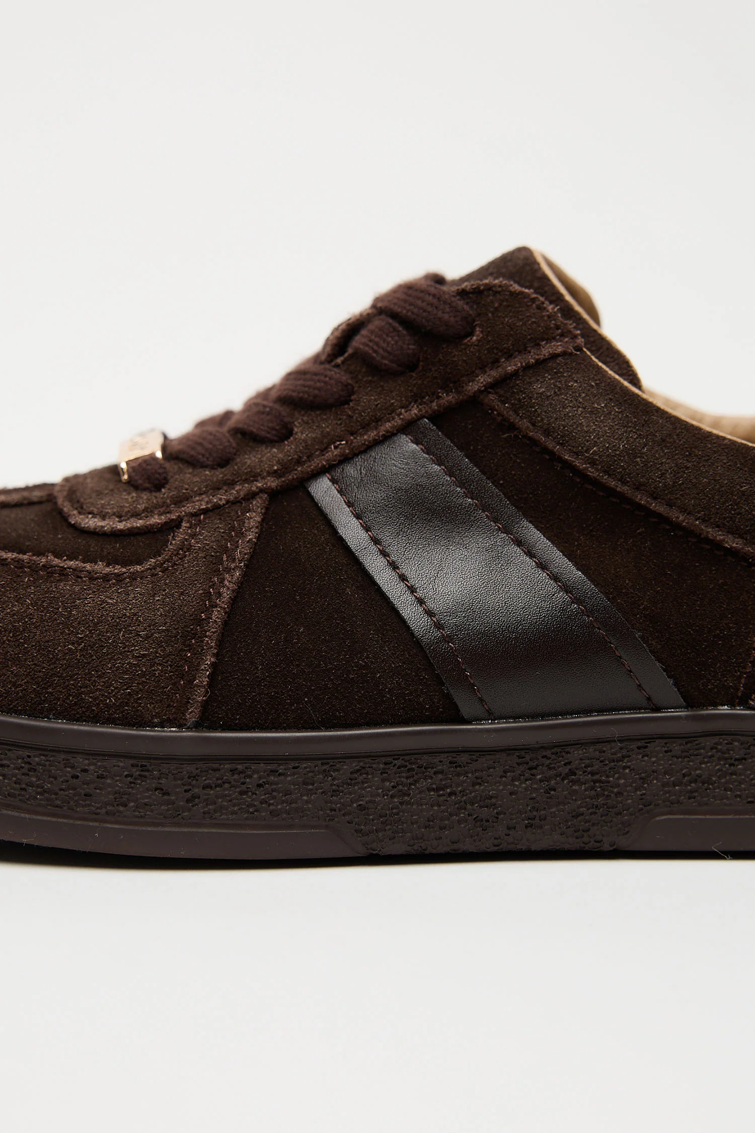 Alfi Brown - Image 2