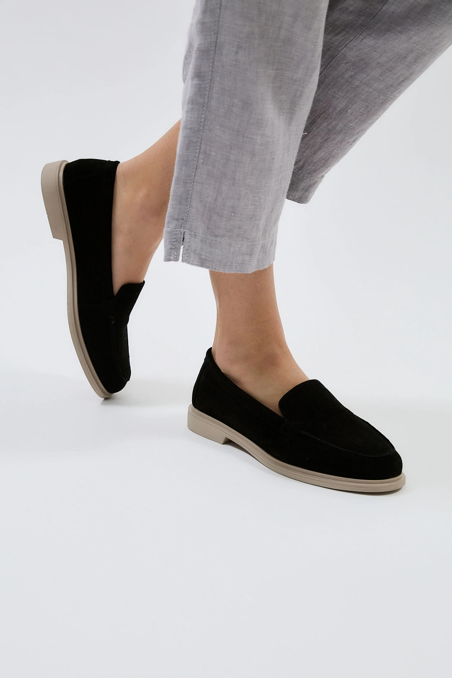 Almari Black - Image 12