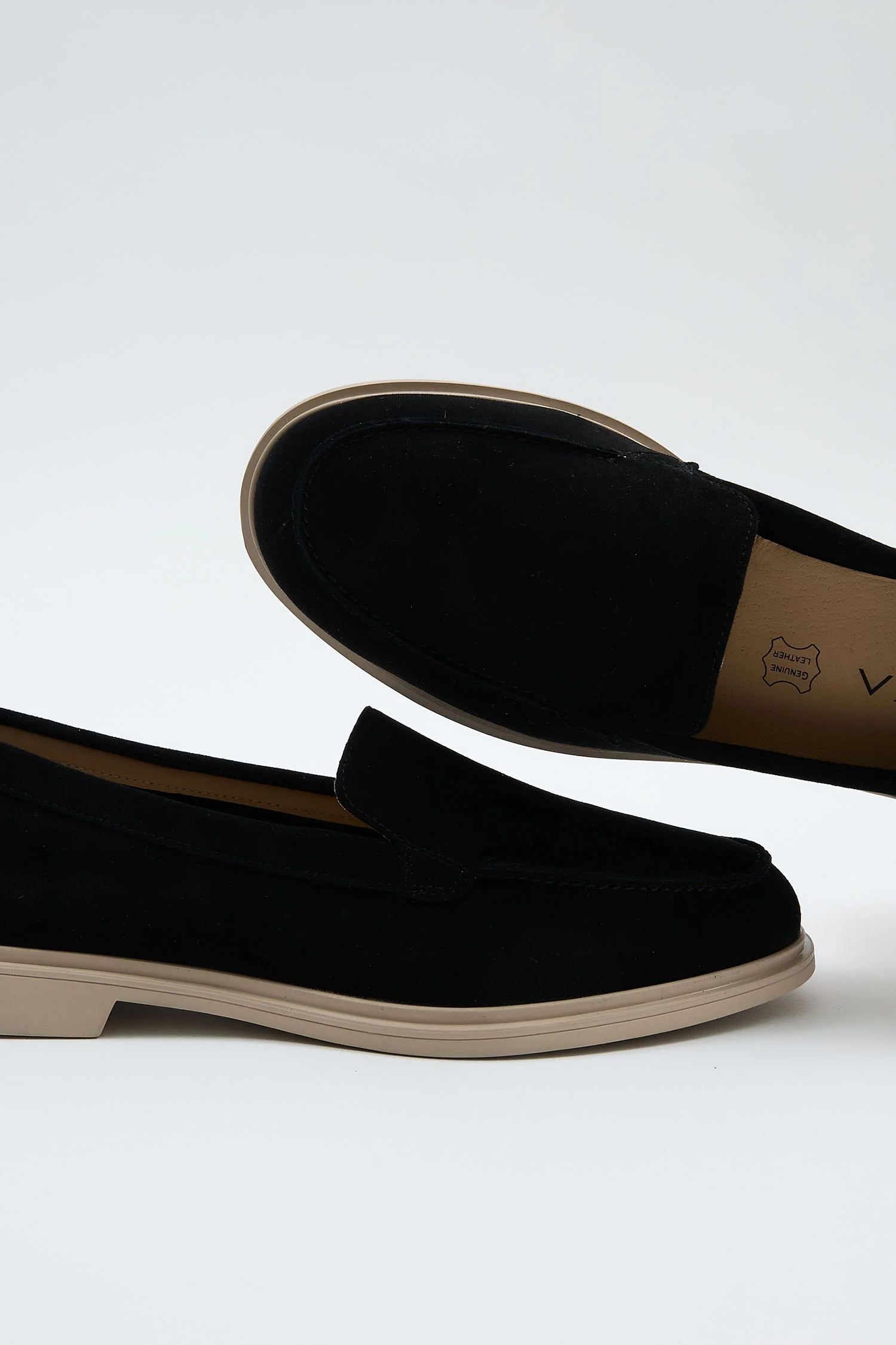 Almari Black - Image 5