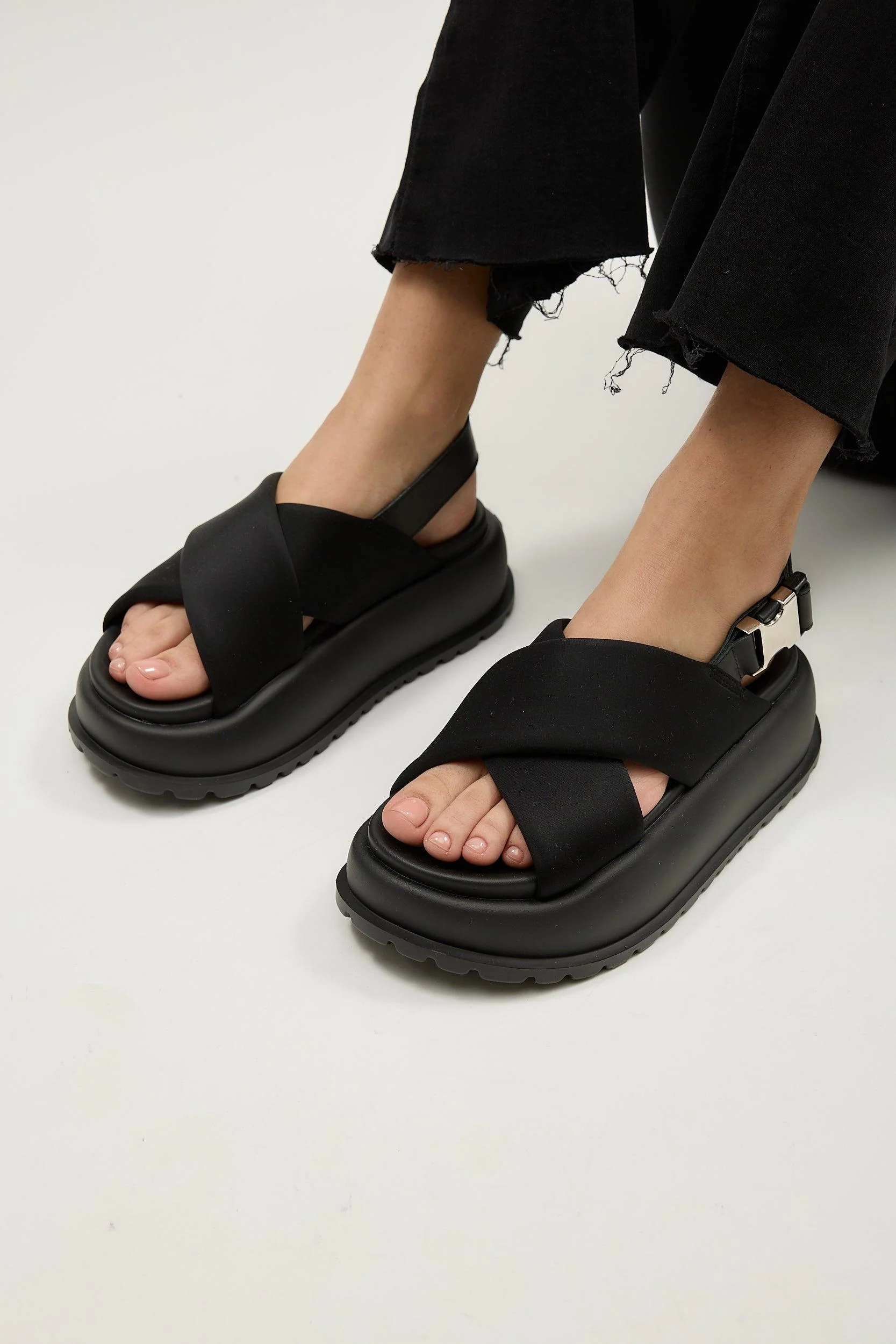 Alonso Black - Image 8
