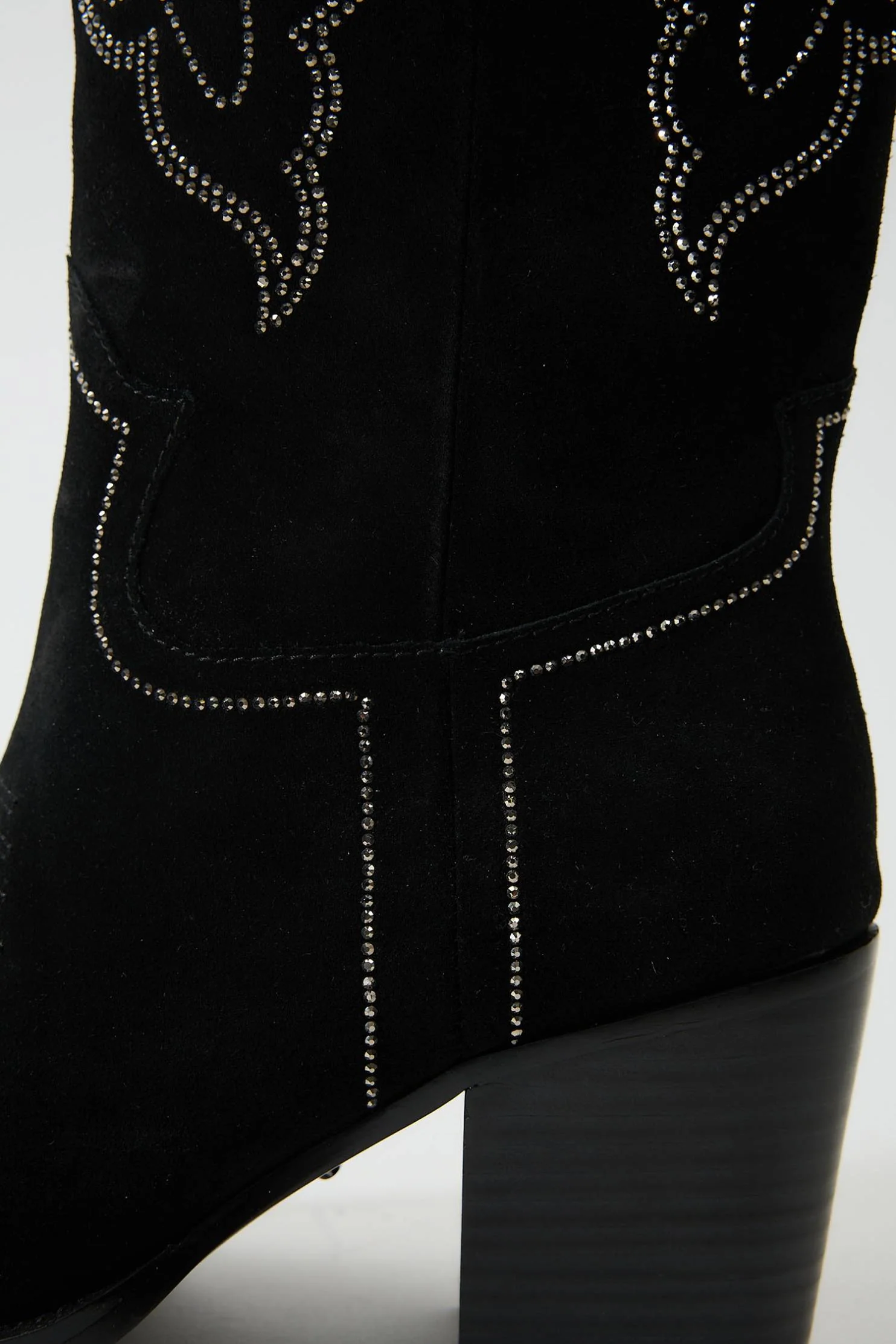 Amaltheia Black - Image 9
