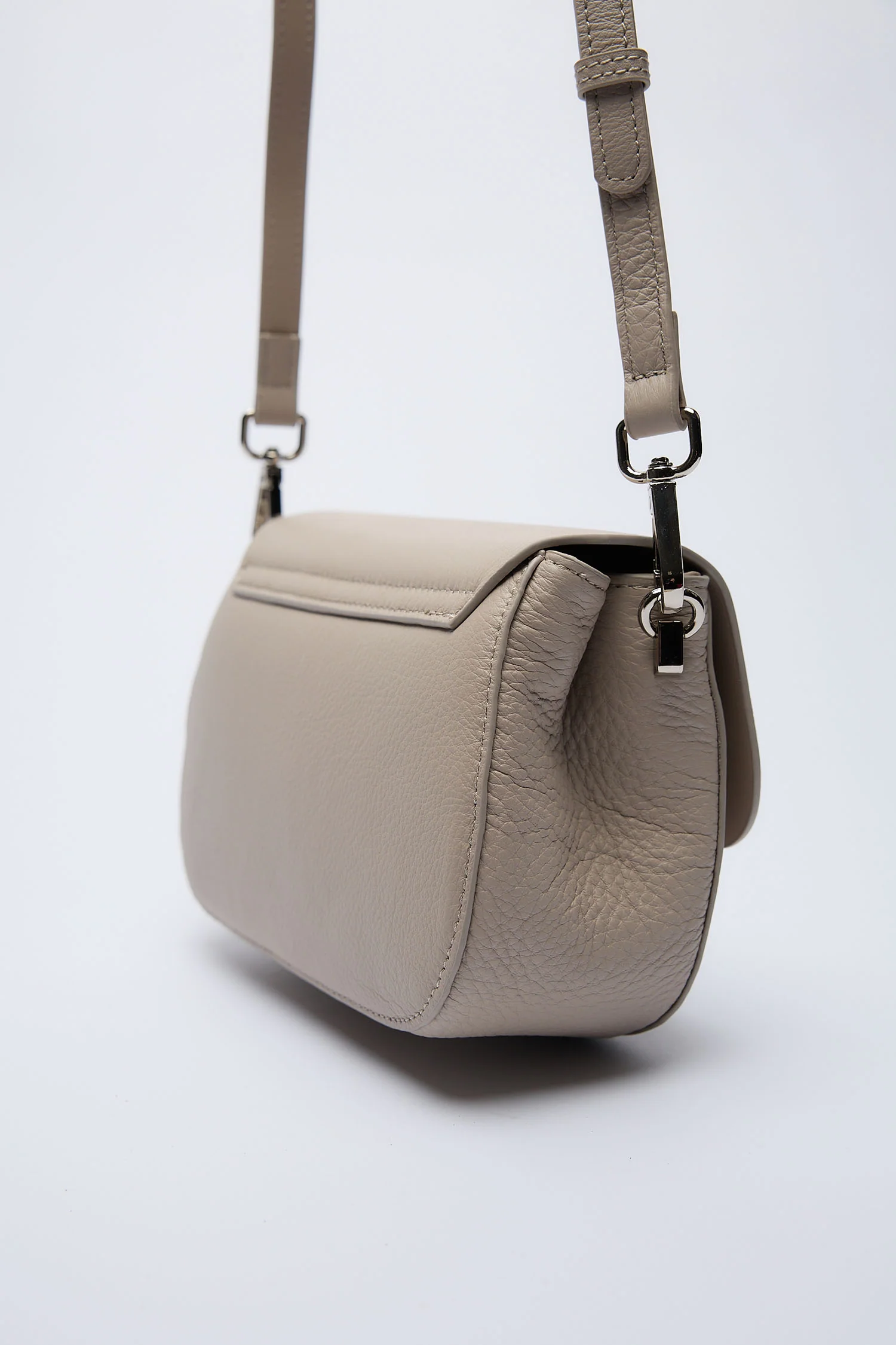 Amilie Grey - Image 4