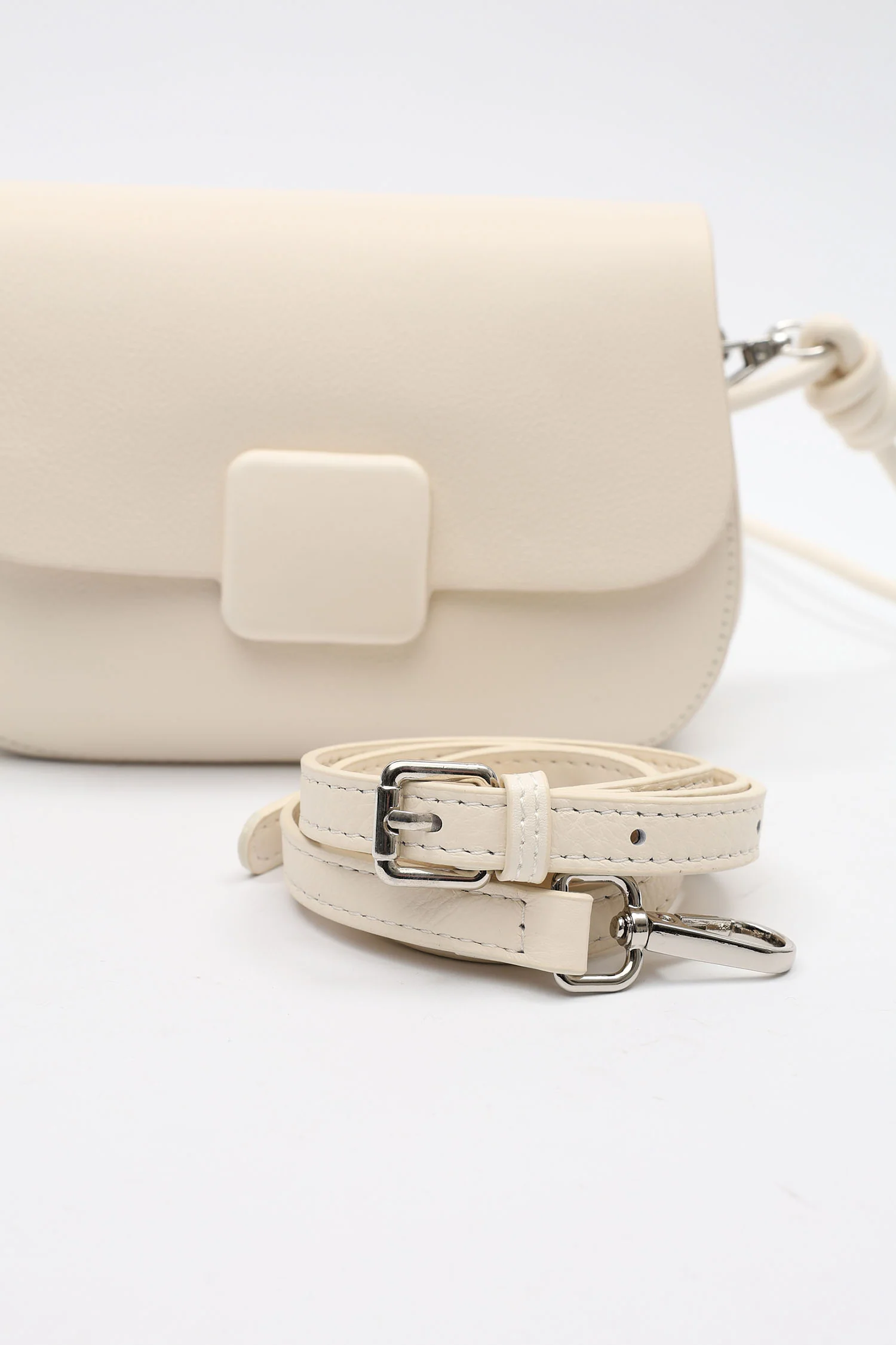 Amilie Milk - Image 6