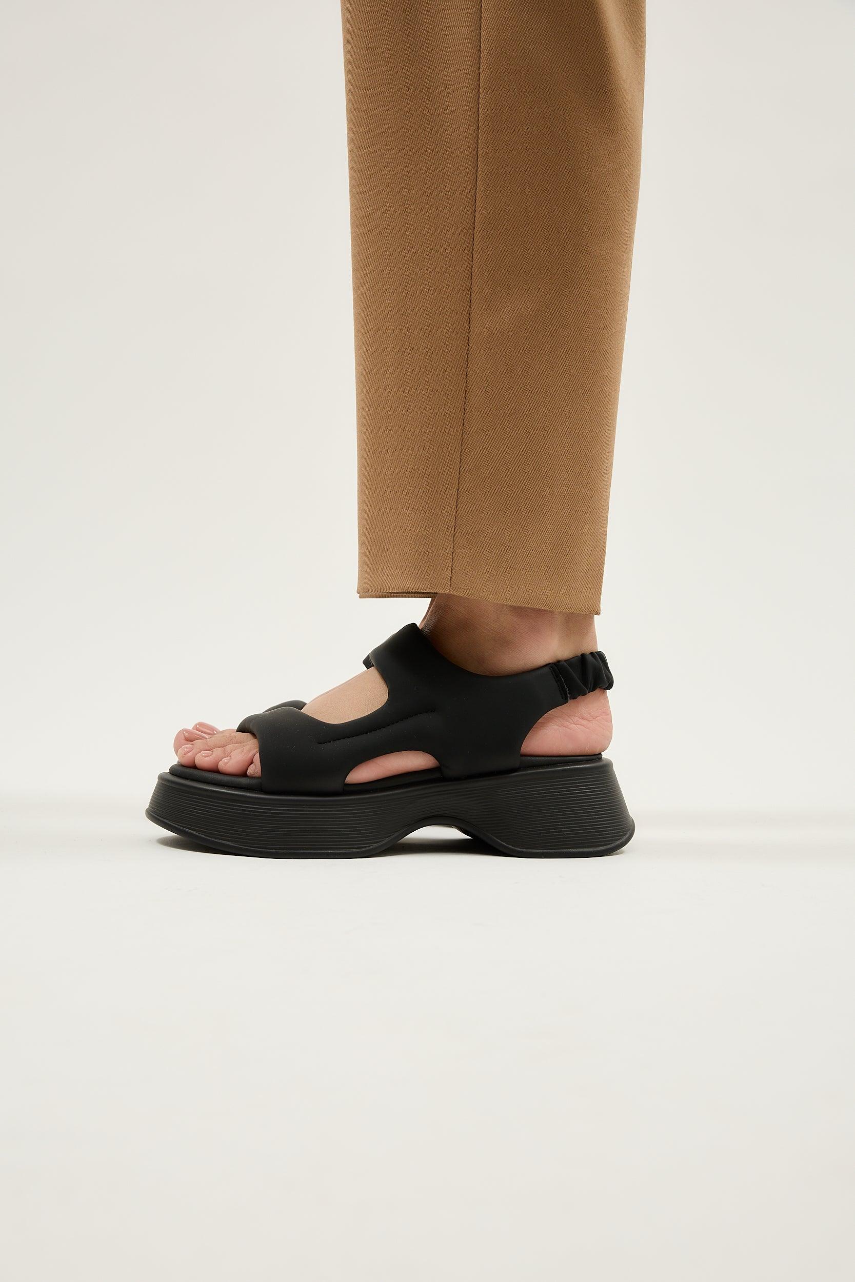 Antonia - Image 5