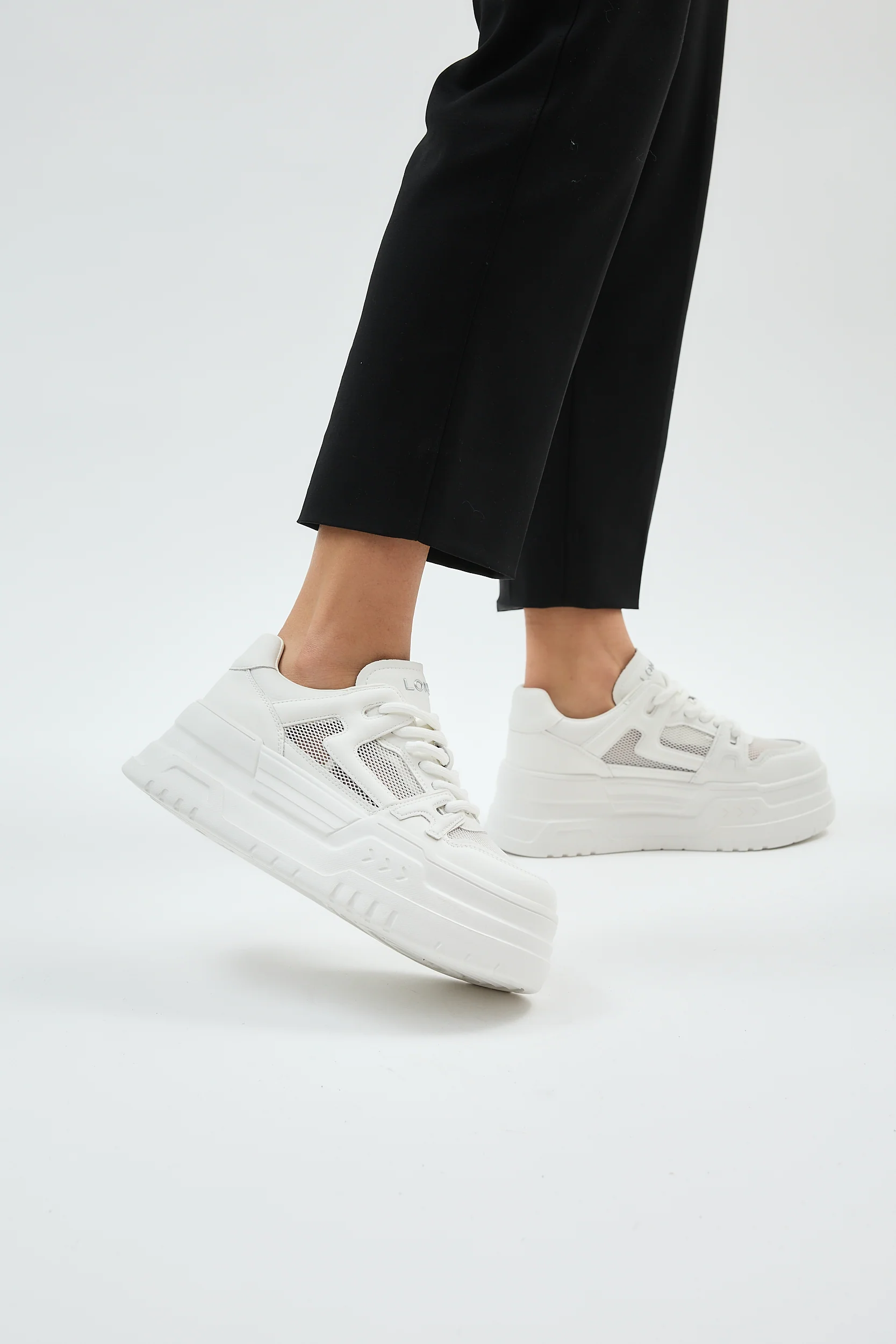 Areta White - Image 12
