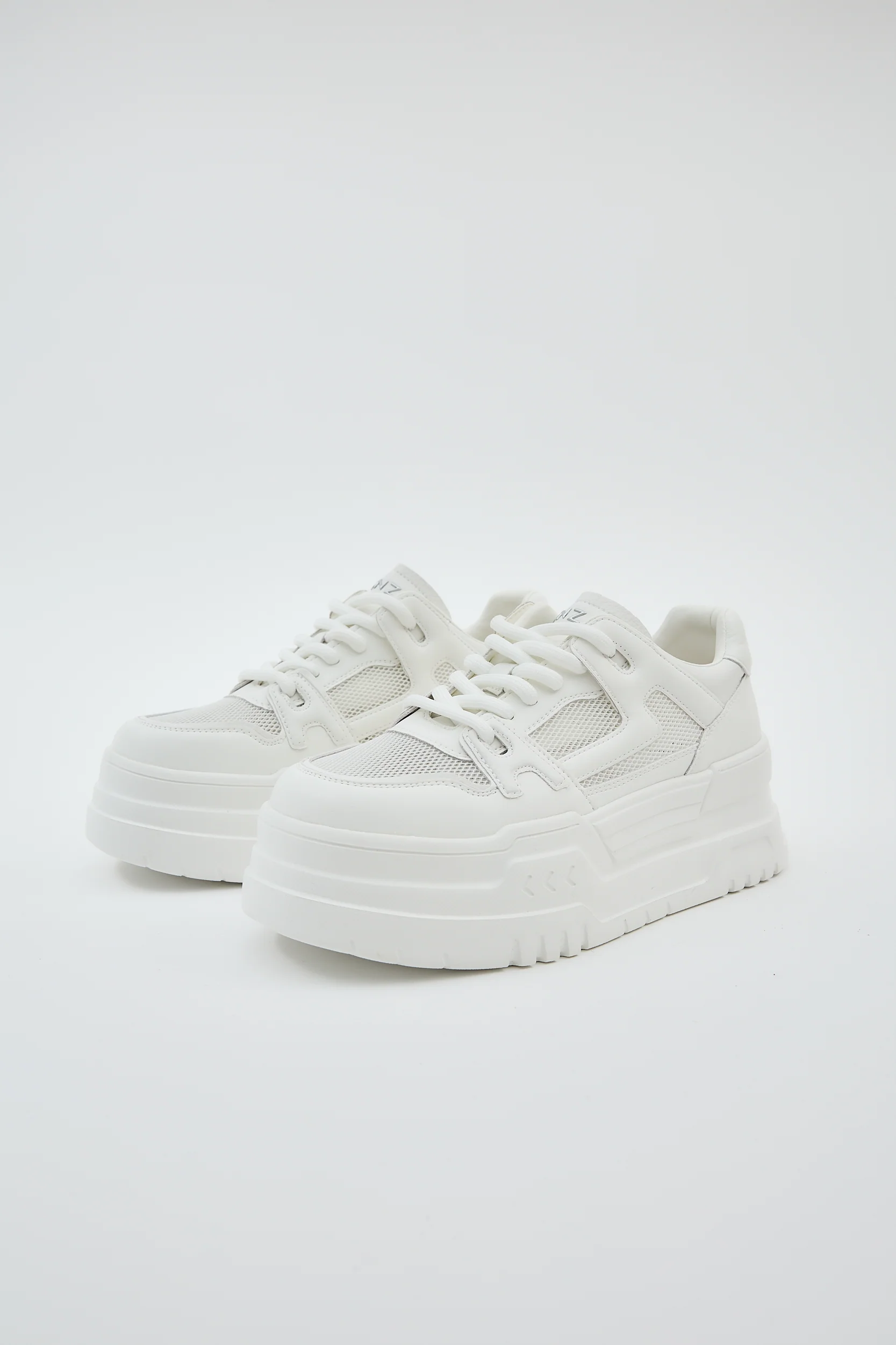 Areta White - Image 3