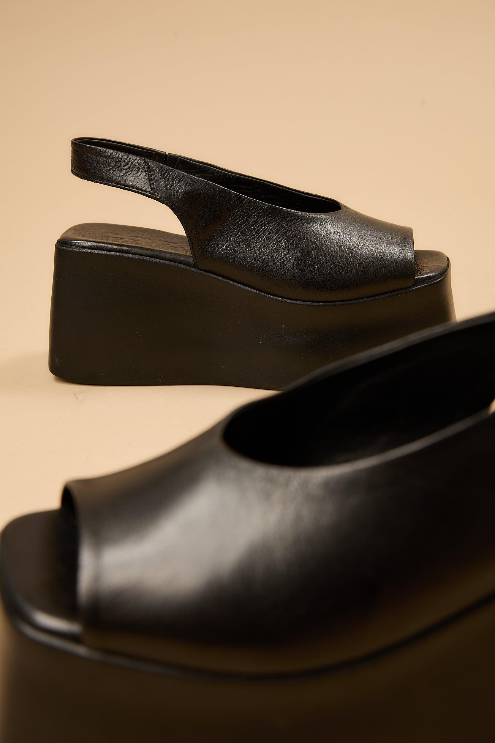 Ariadne Black - Image 7