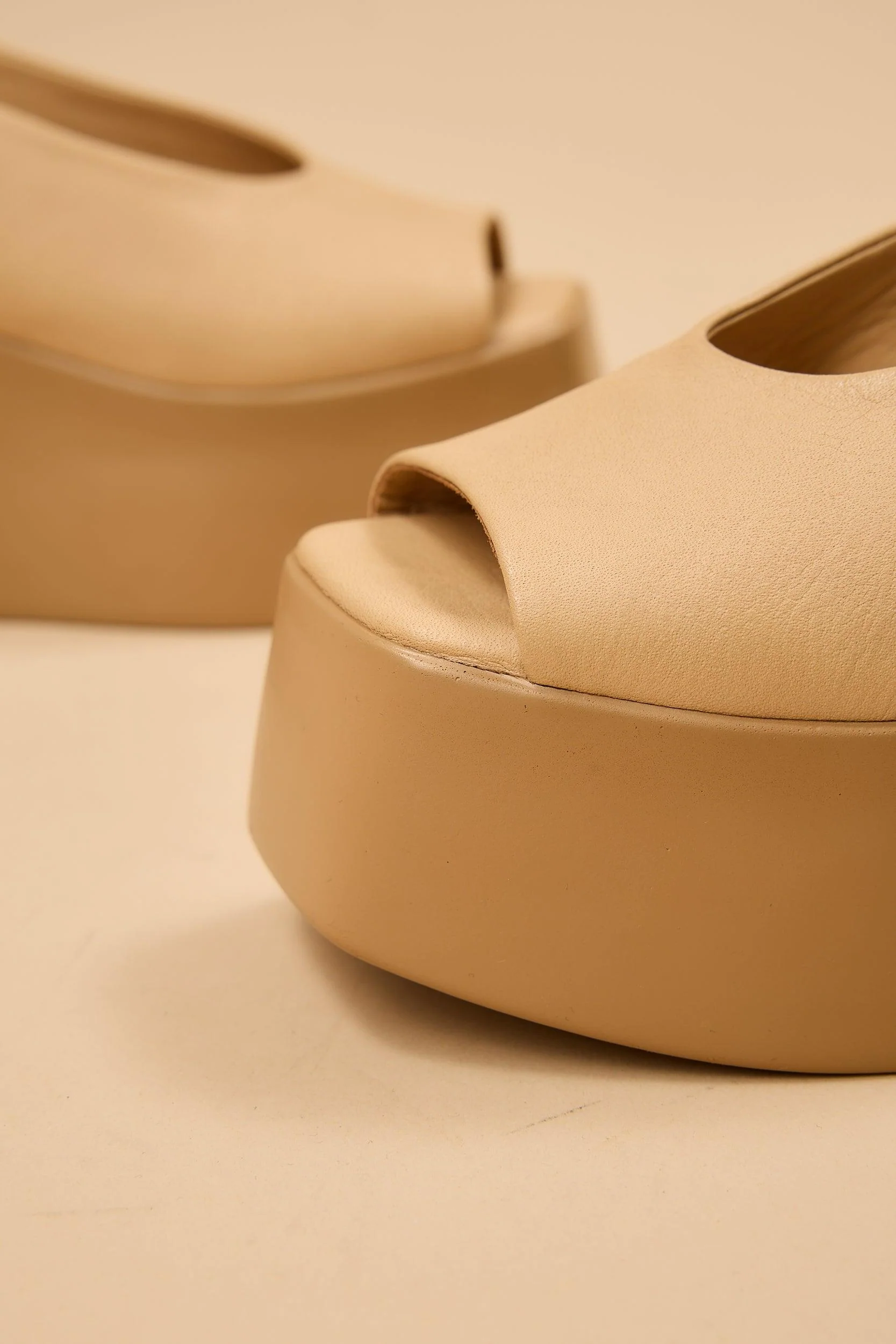 Ariadne Tan - Image 11