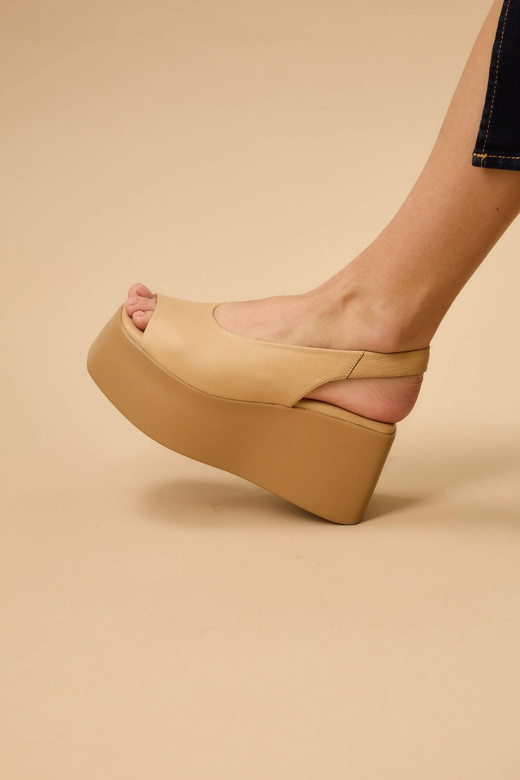 Ariadne Tan - Image 5