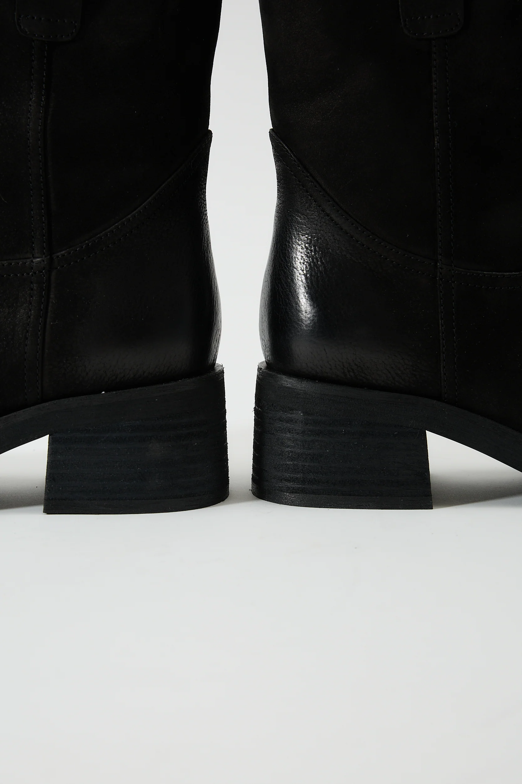 Aurelia Black - Image 3