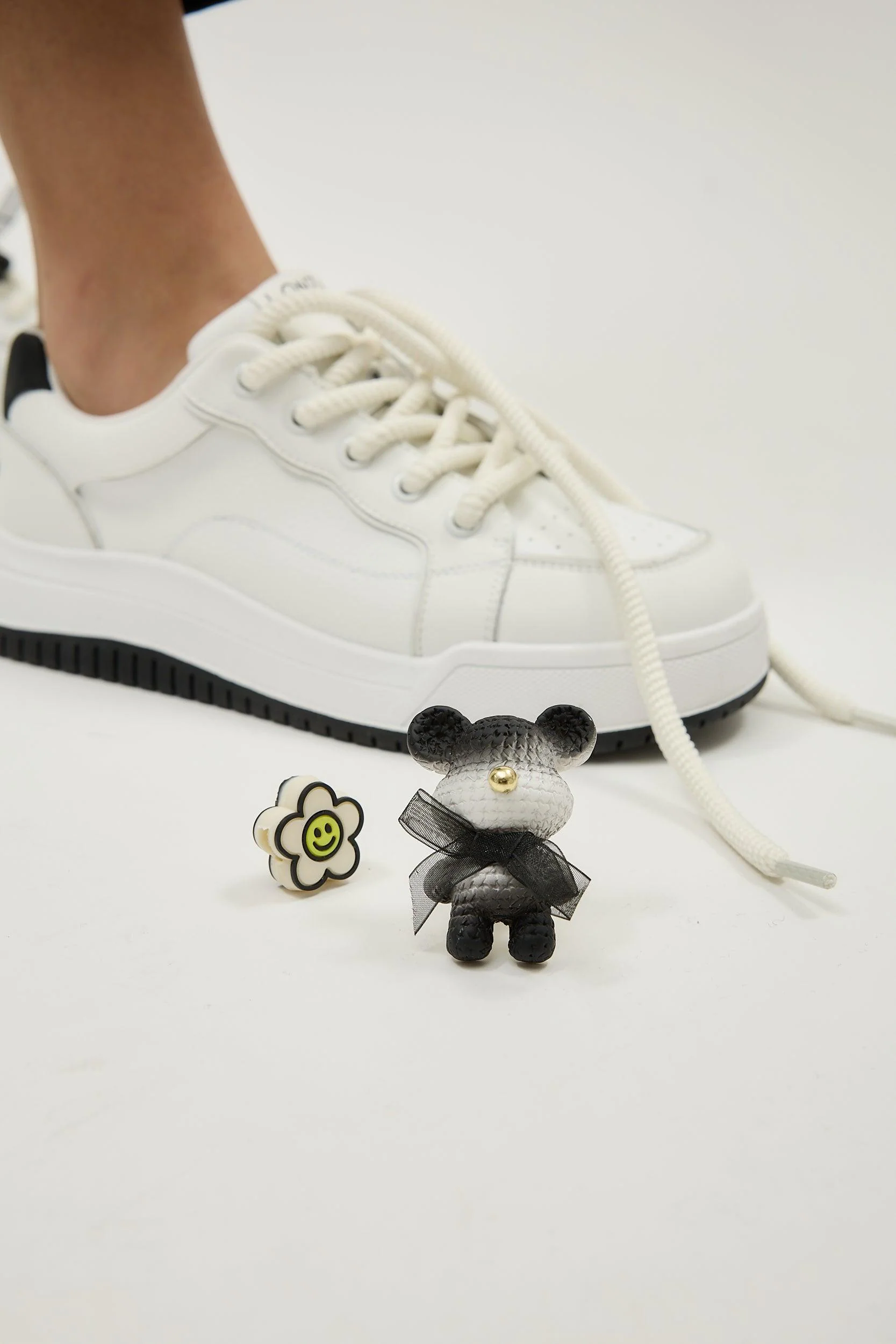 Bear Black - Image 7