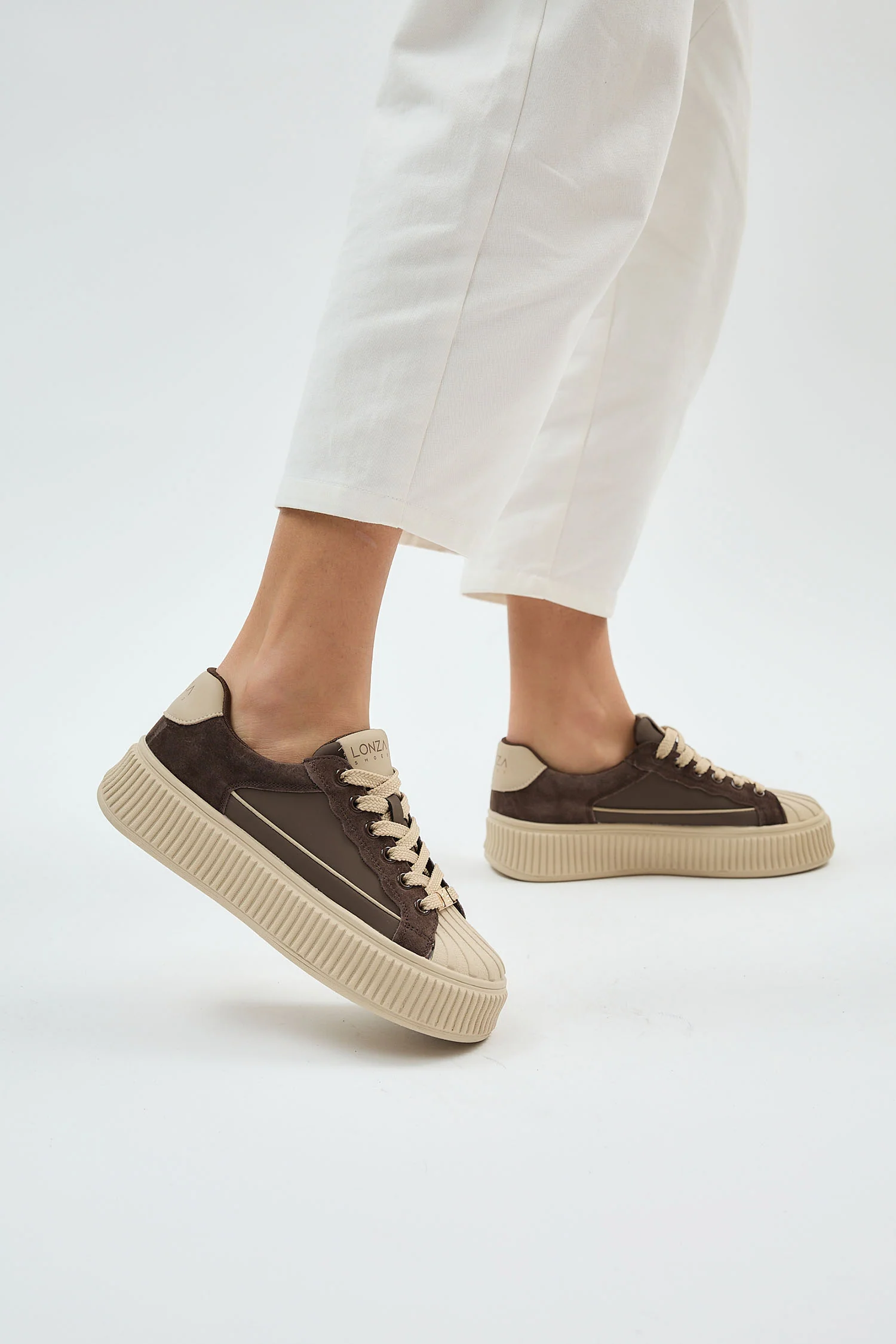 Bellure Brown - Image 17
