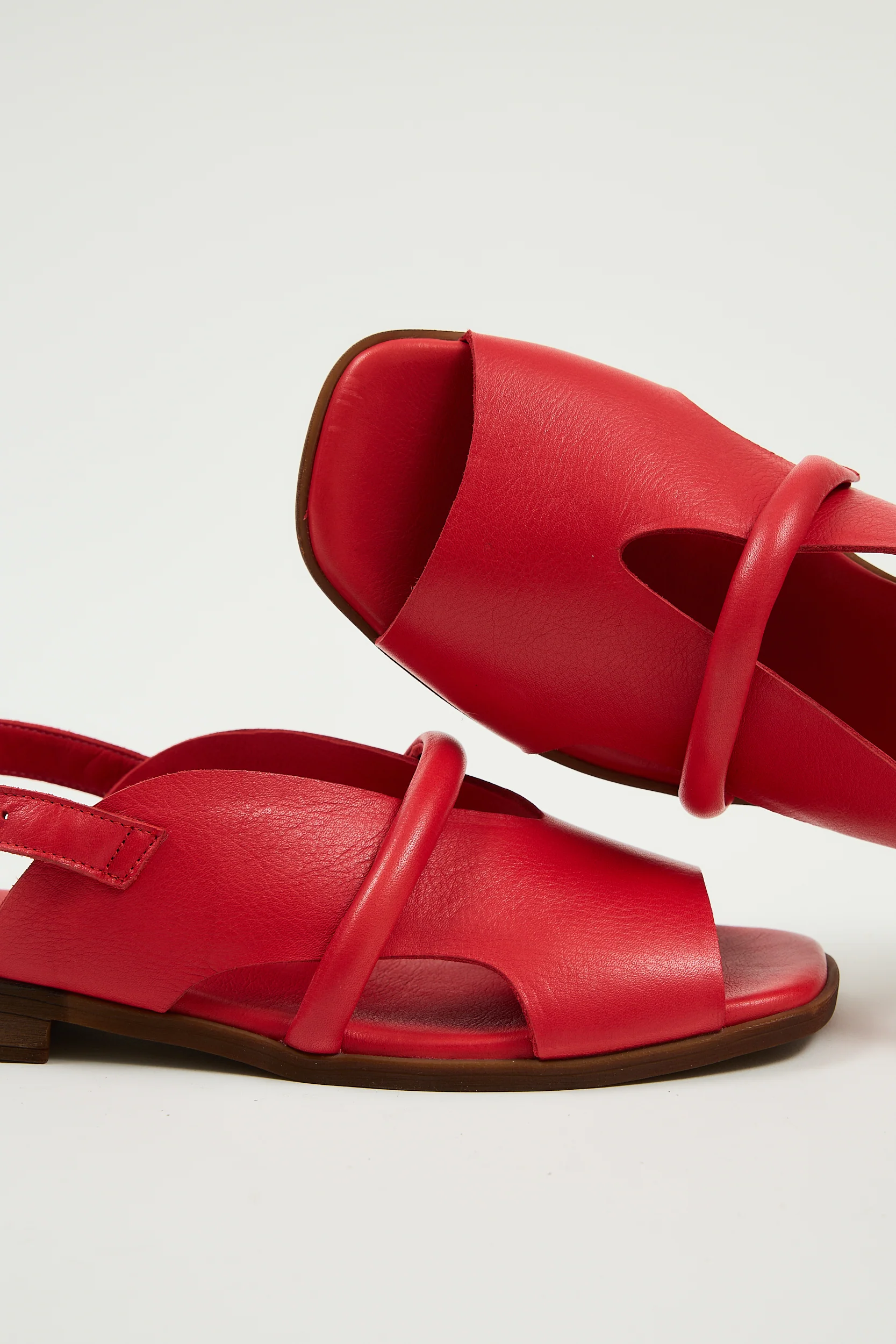 Bergen Red - Image 14