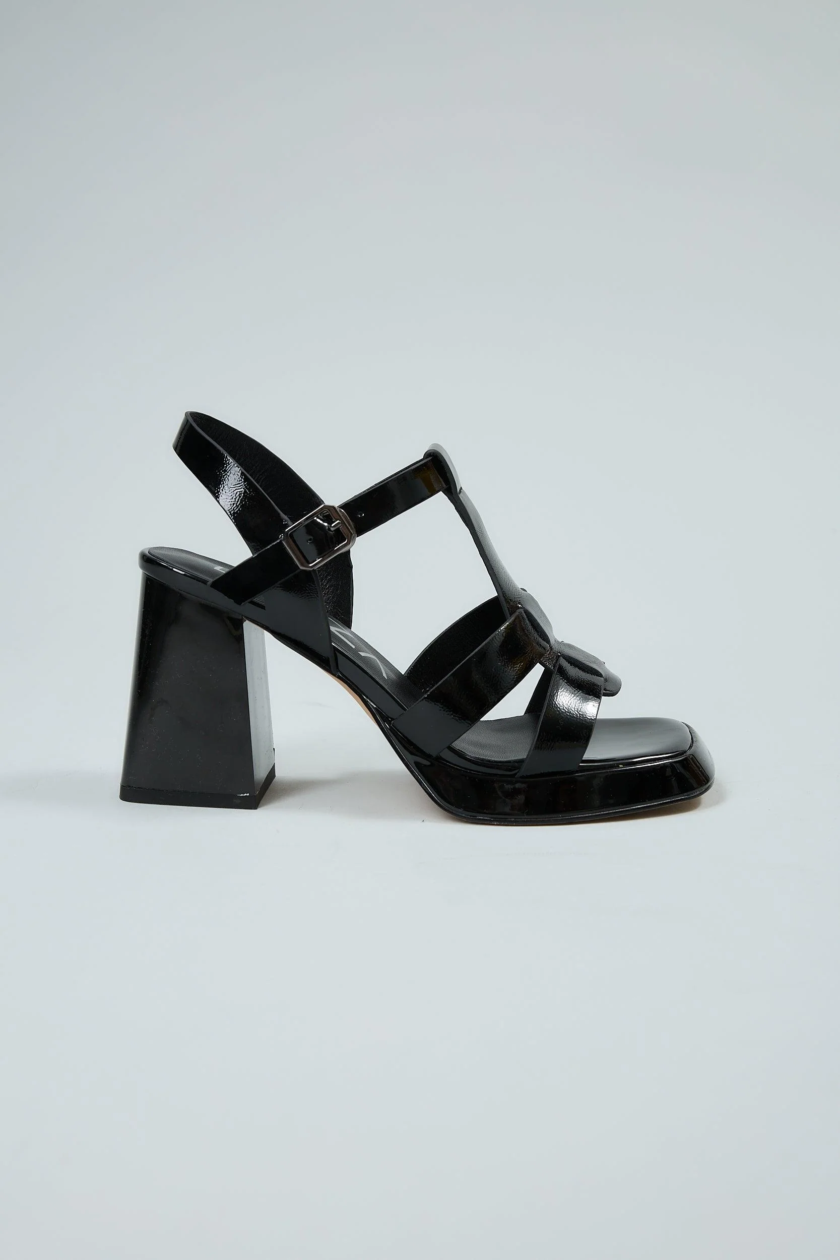 Biatrice Black - Image 10