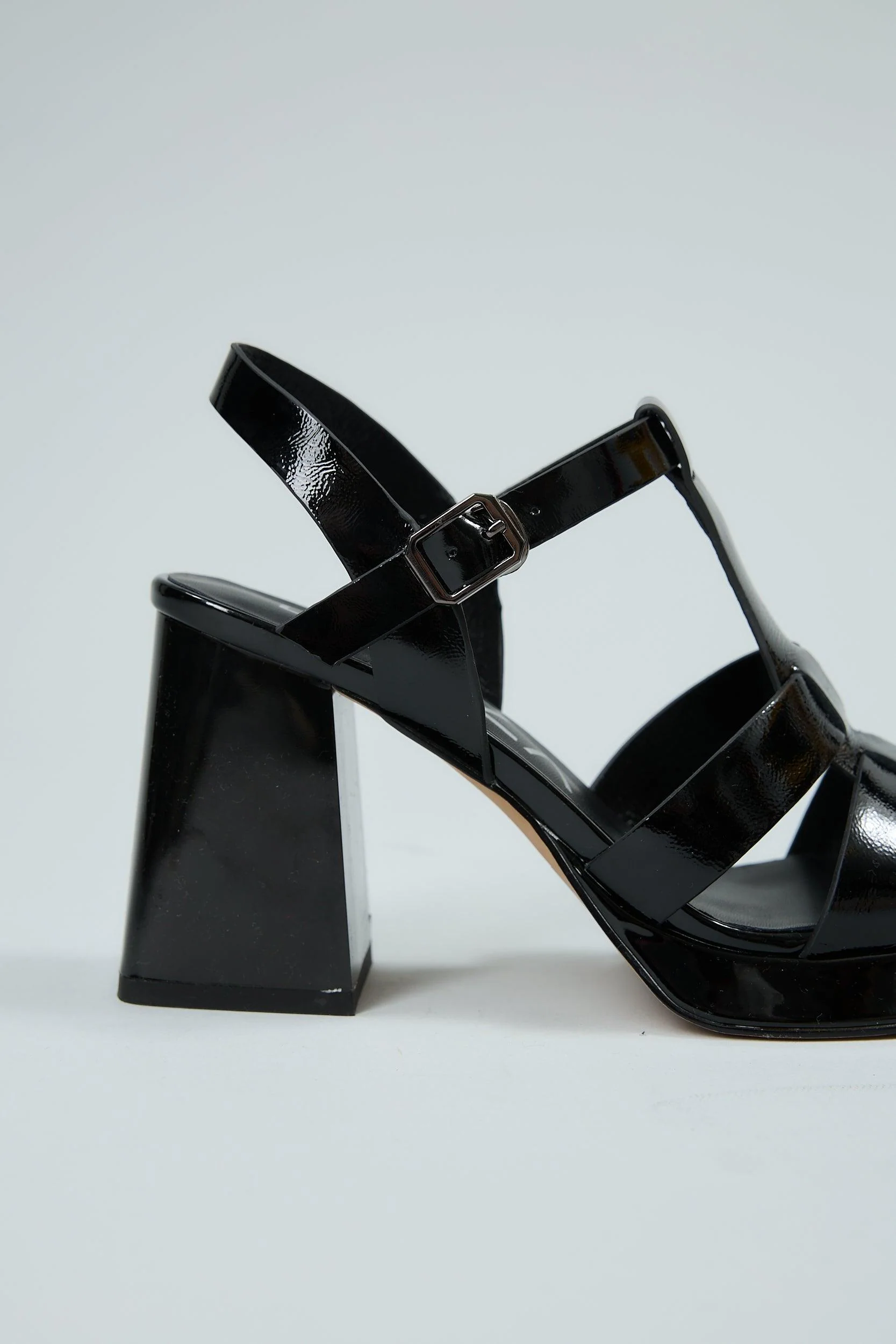 Biatrice Black - Image 11