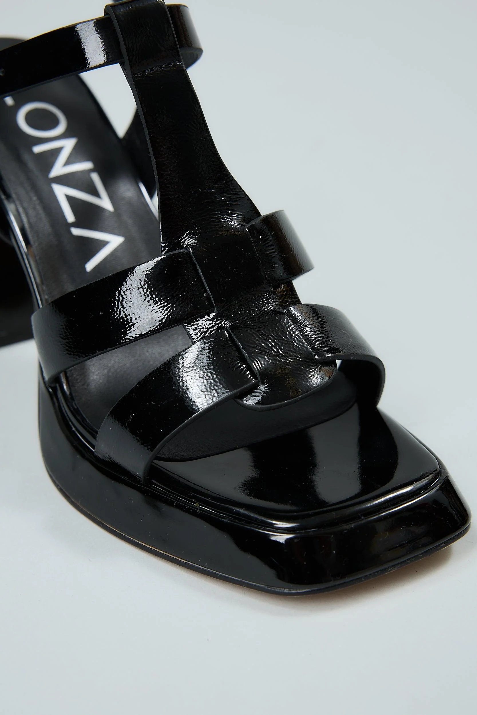 Biatrice Black - Image 12