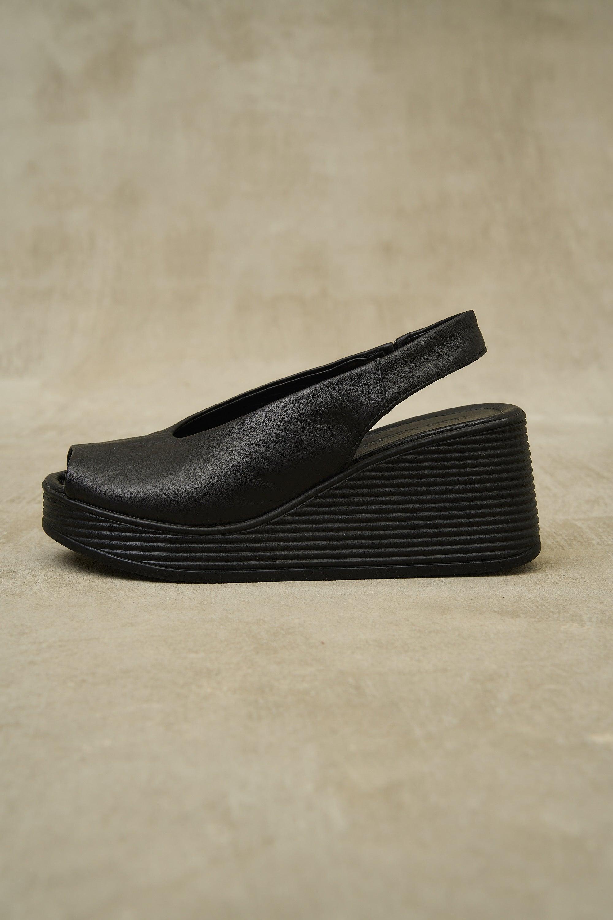 Black Sand - Image 8