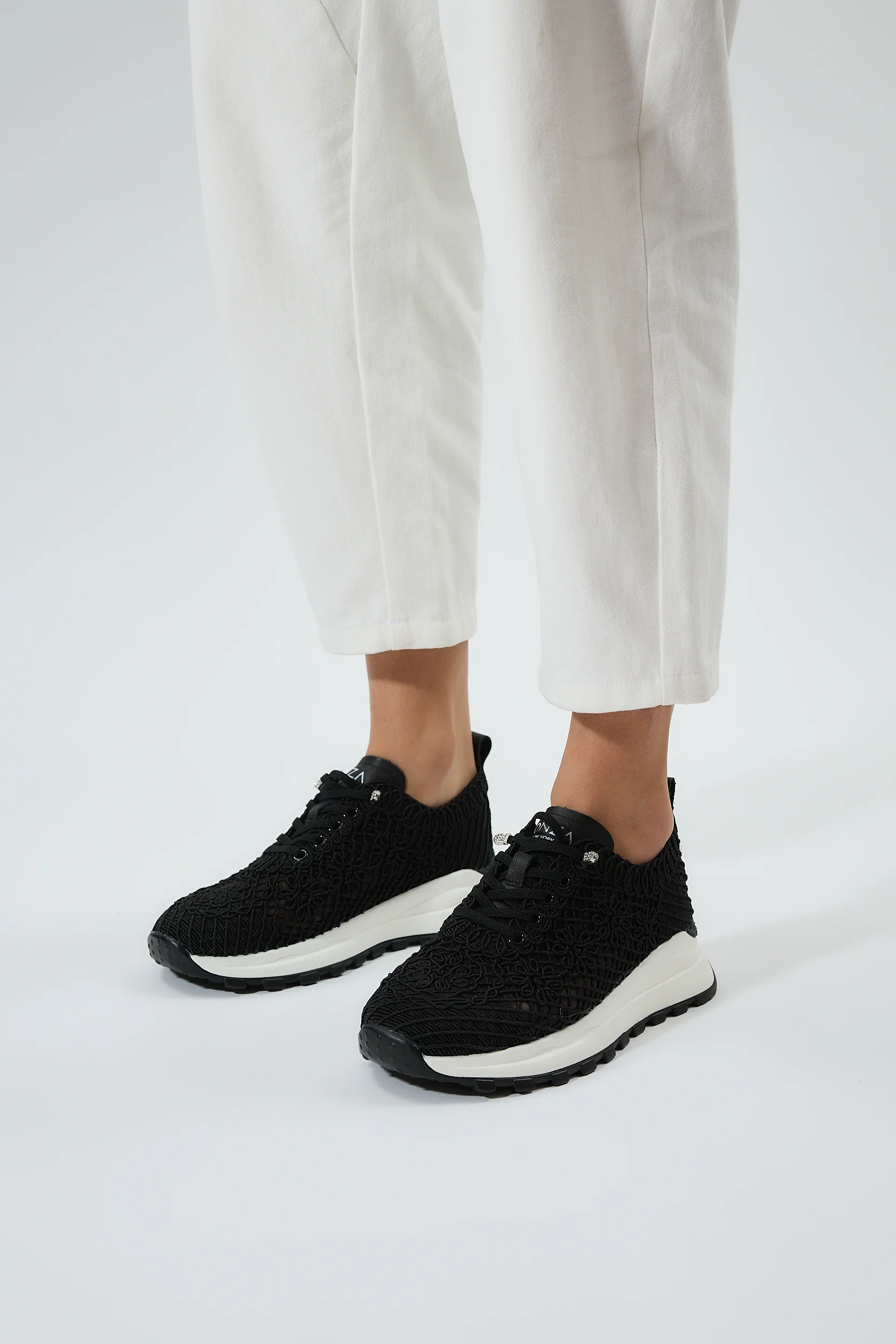 Blanche Black - Image 6