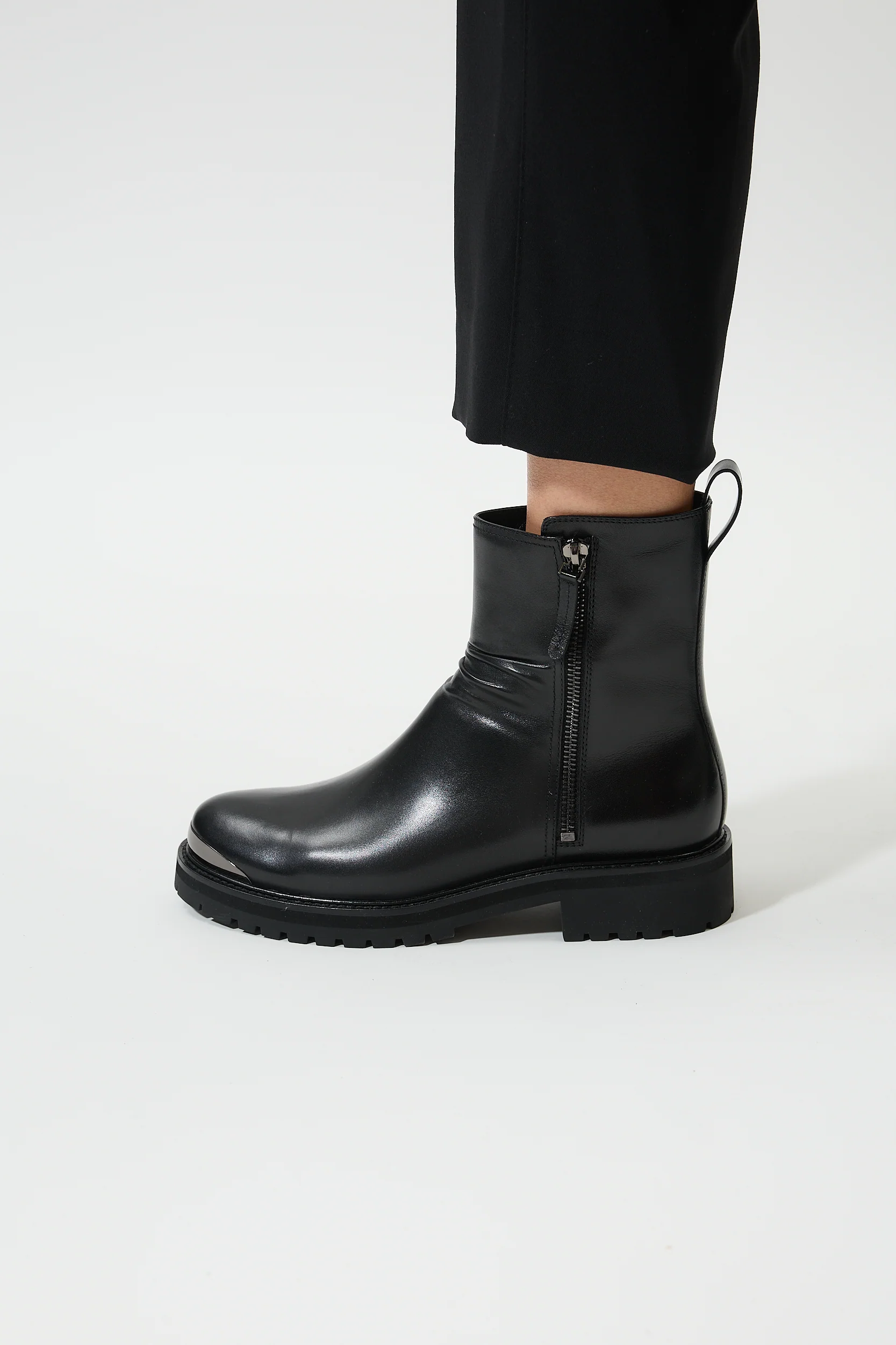 Bronte Black - Image 7