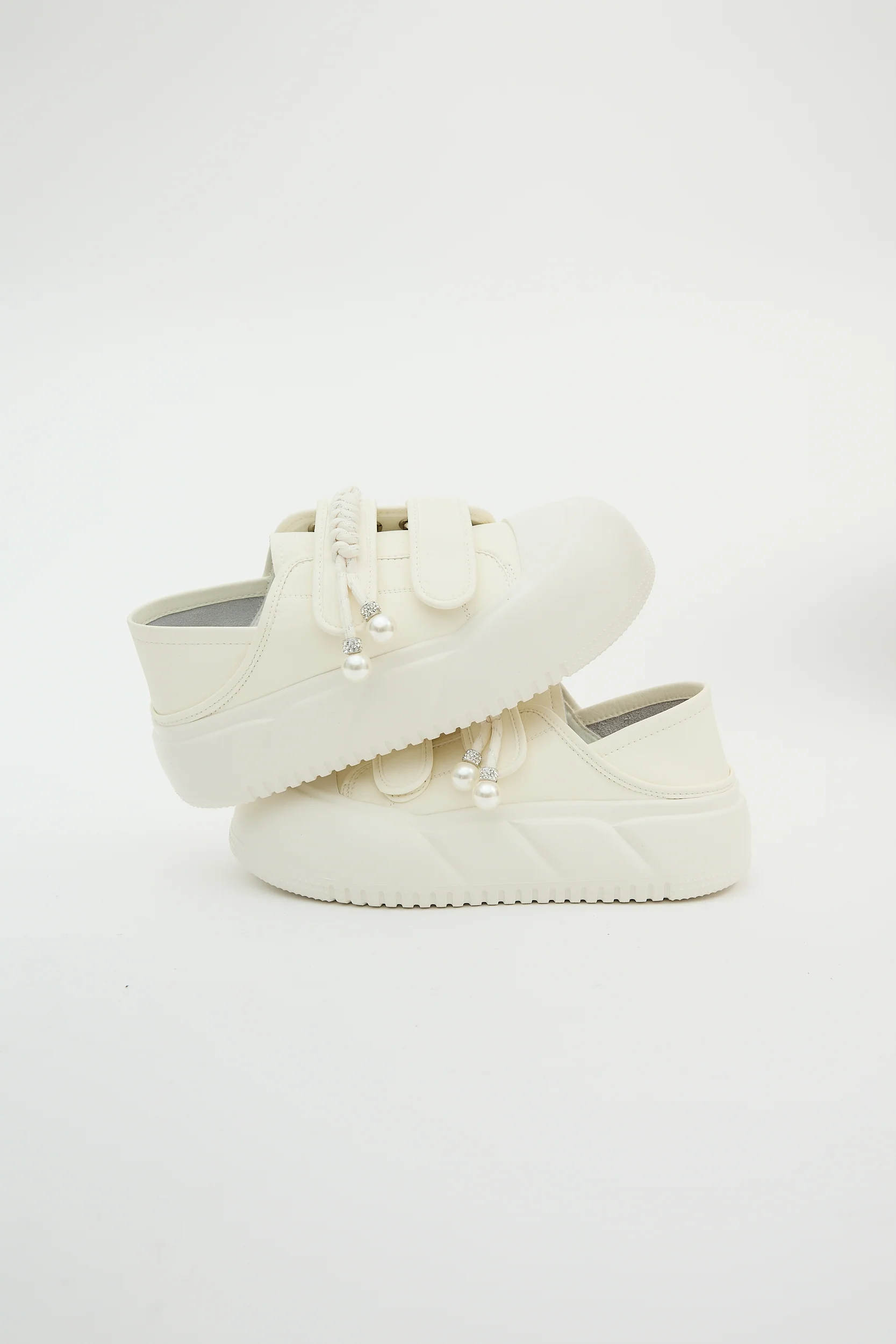 Callidora White - Image 3