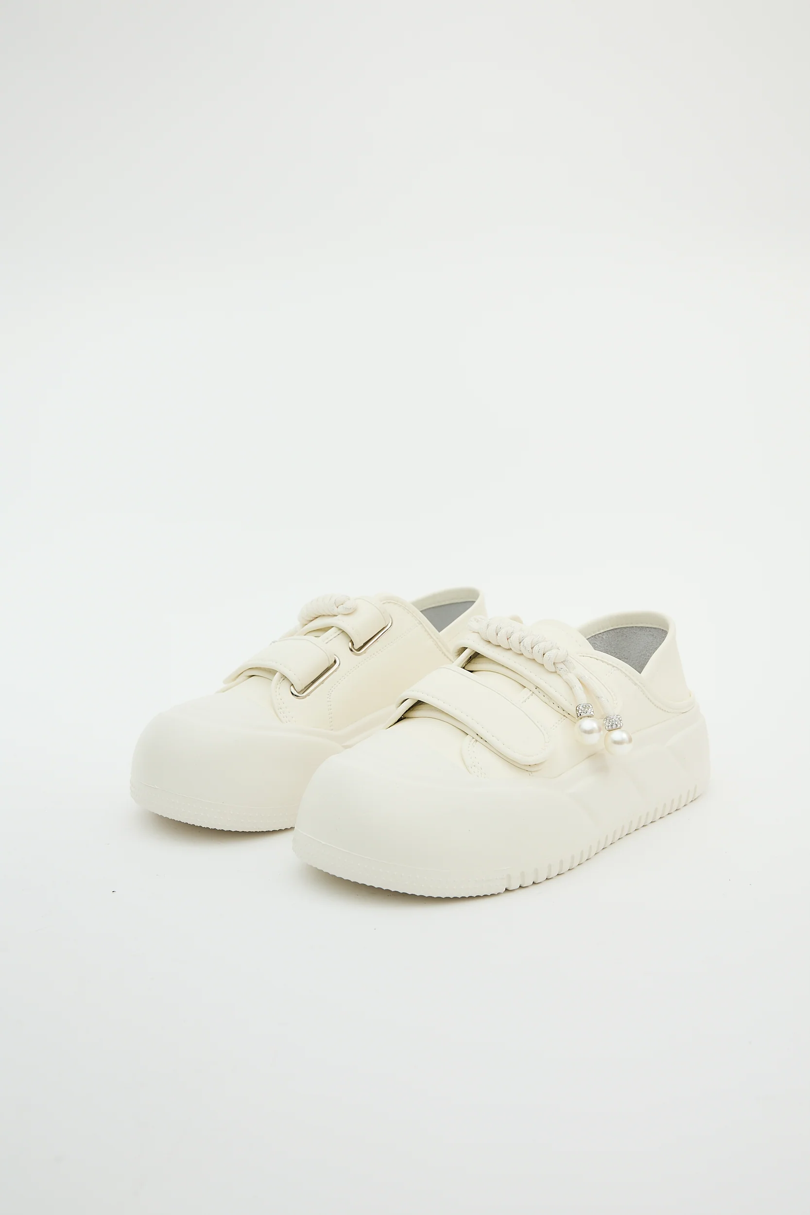 Callidora White - Image 4