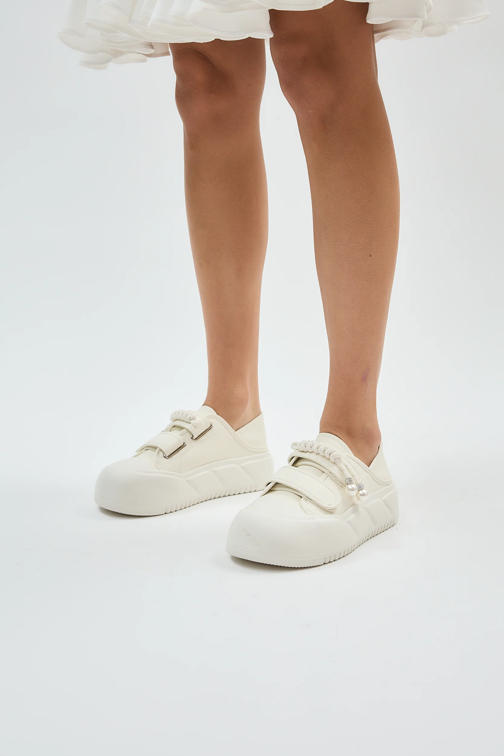 Callidora White - Image 7