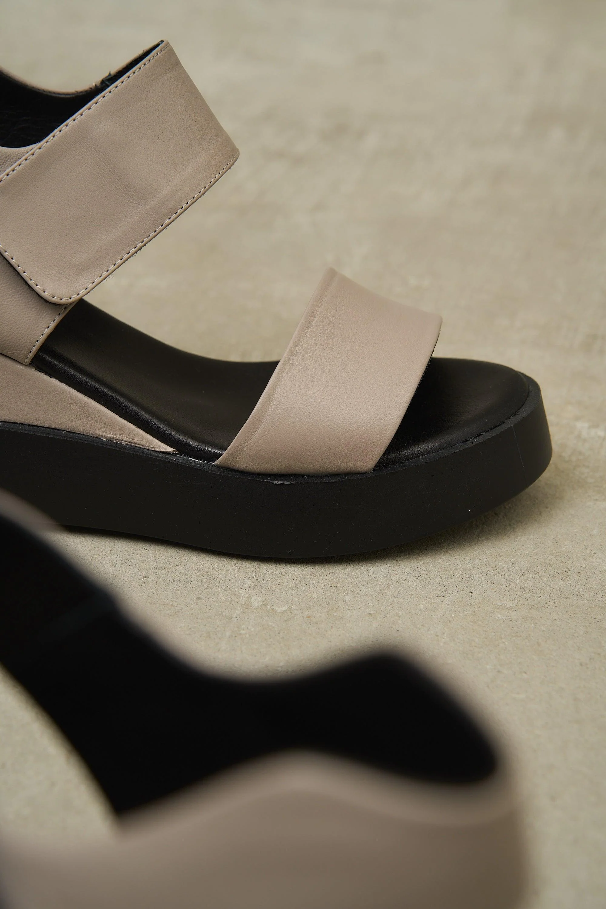Cample Platforms - Black - Image 10