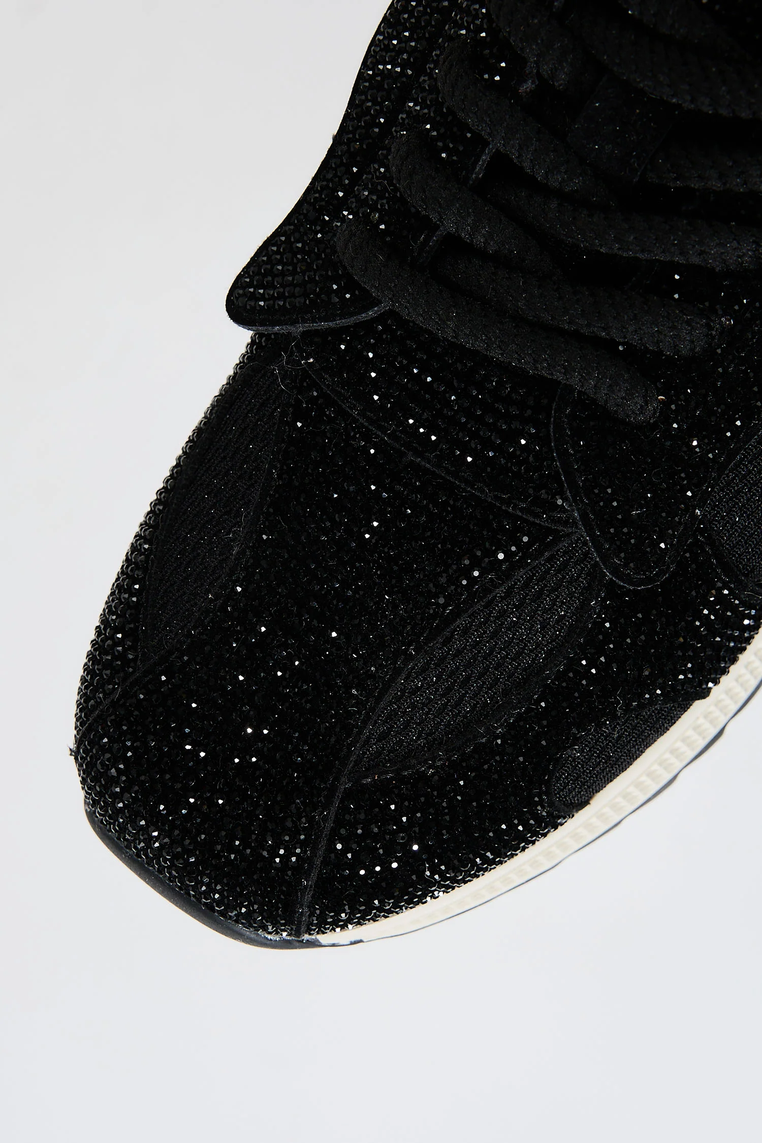 Carmel Black - Image 8
