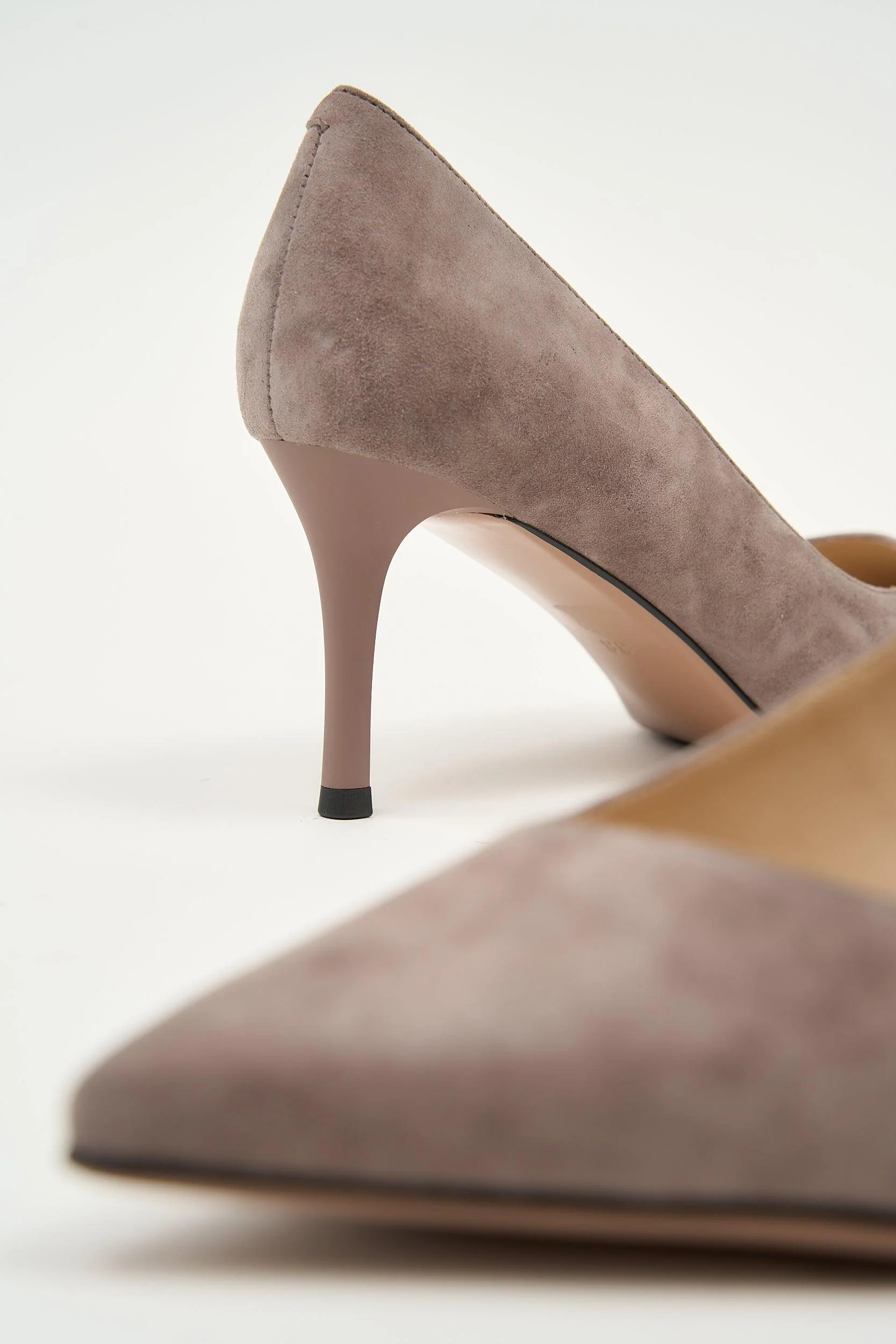 Caroline Suede - Image 8