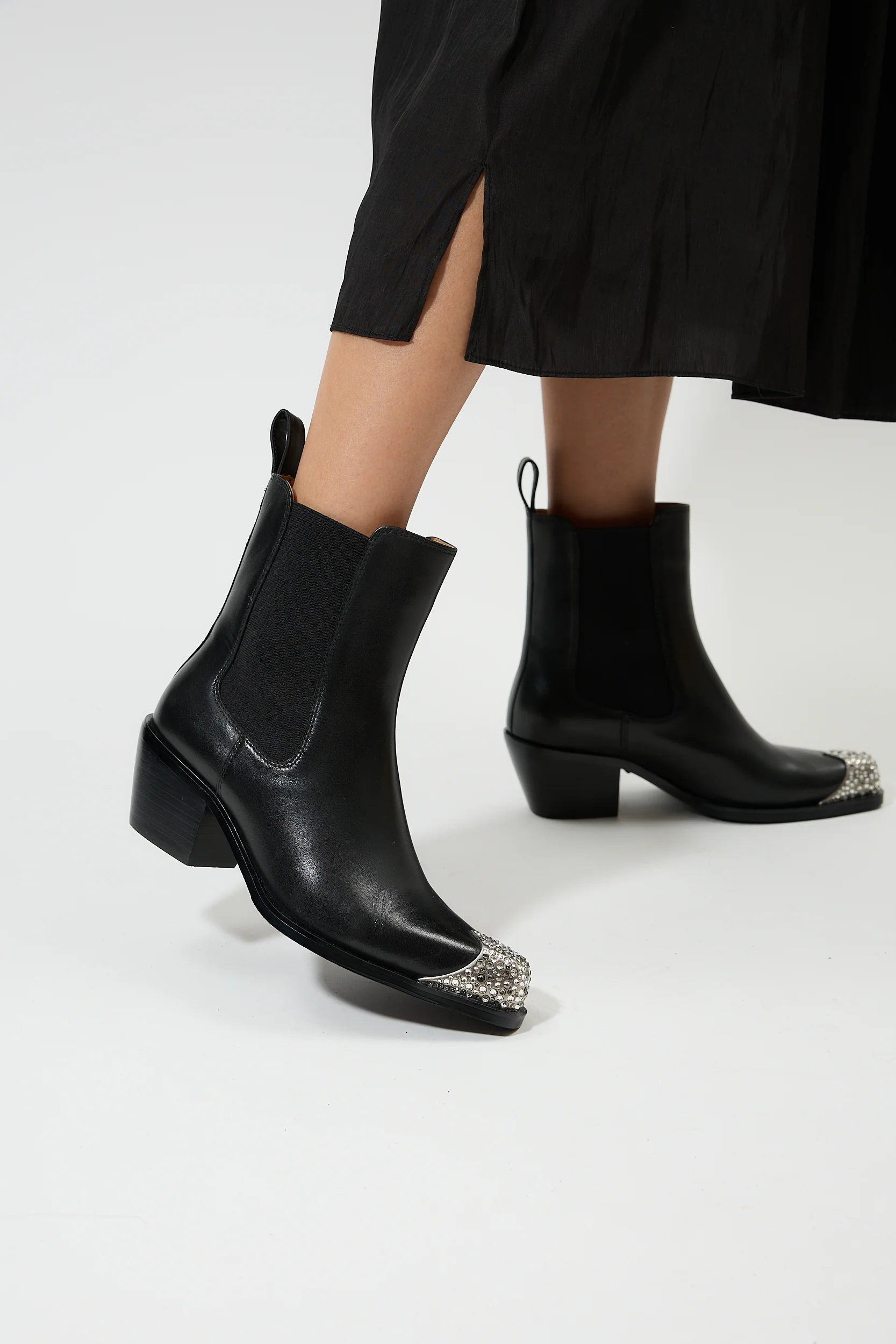 Cassandra Black - Image 13