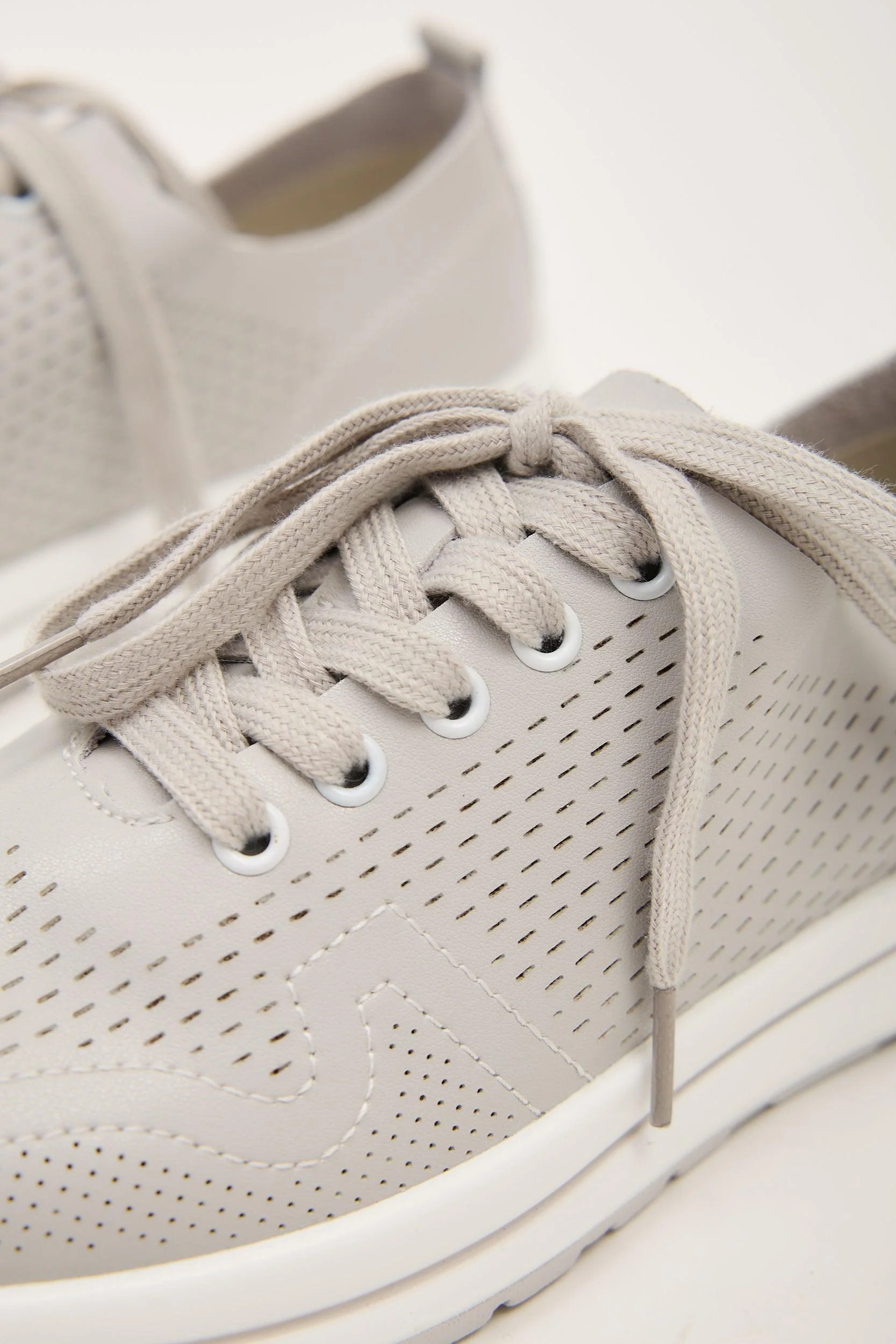 Cassia Grey - Image 10