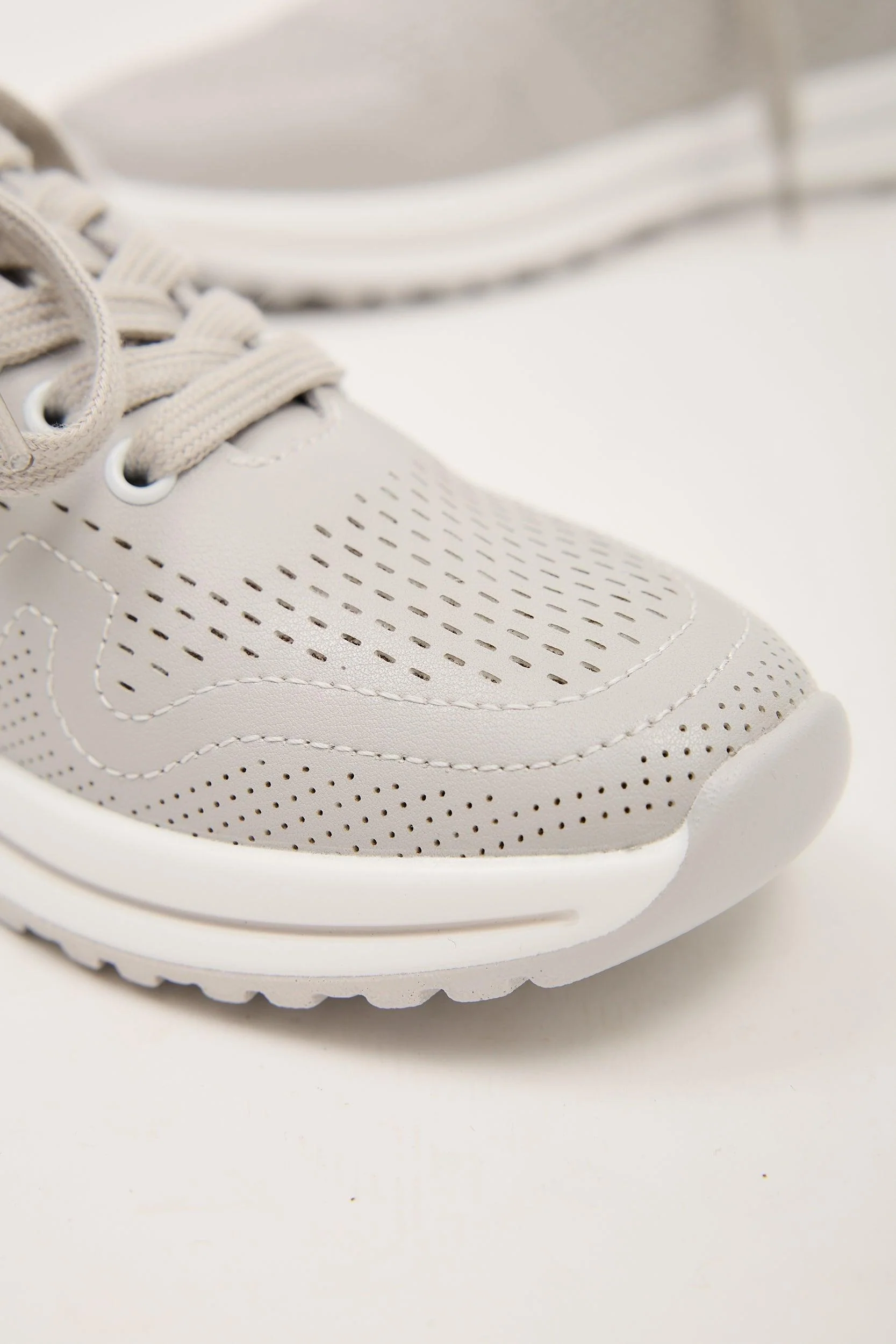 Cassia Grey - Image 11