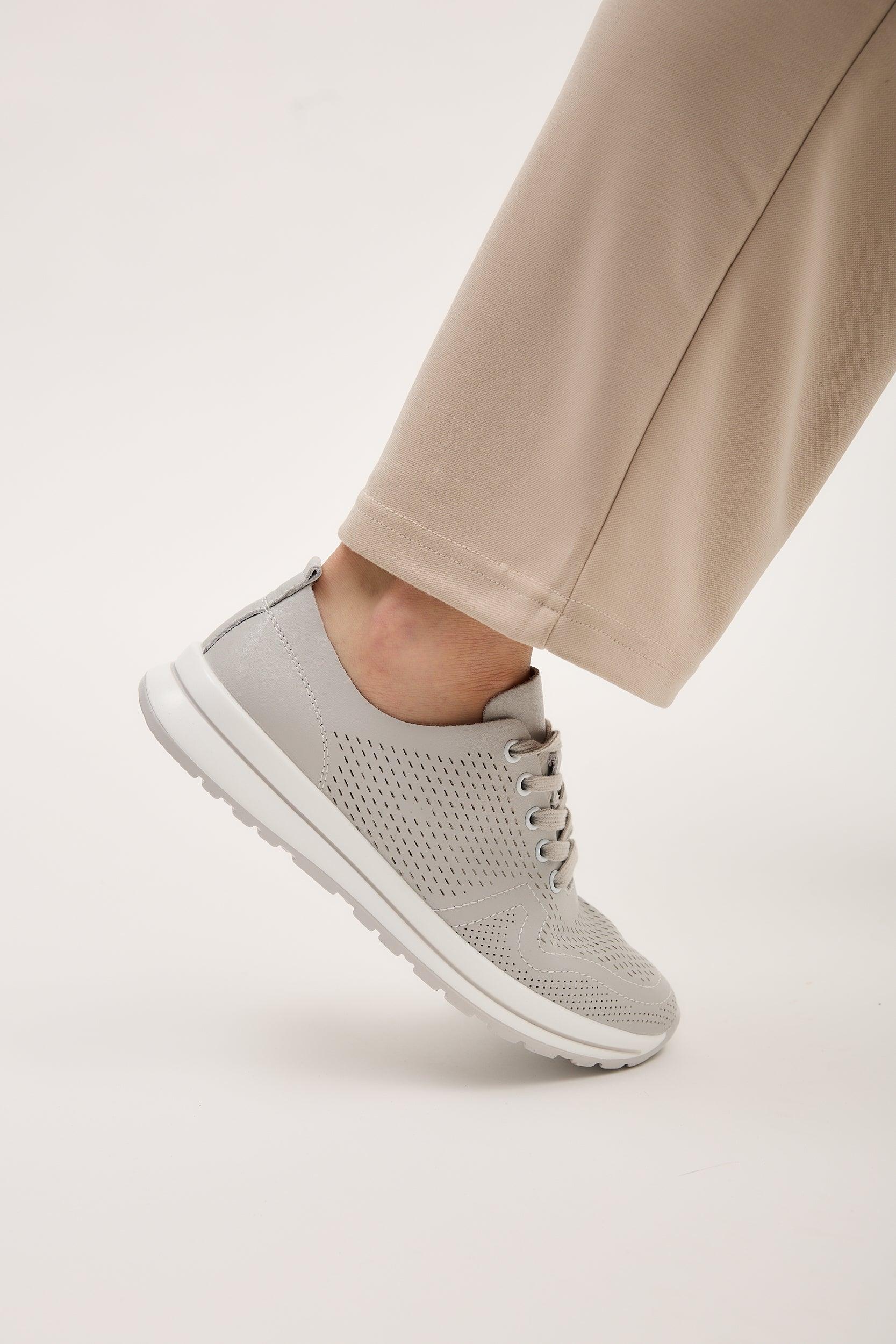 Cassia Grey - Image 5