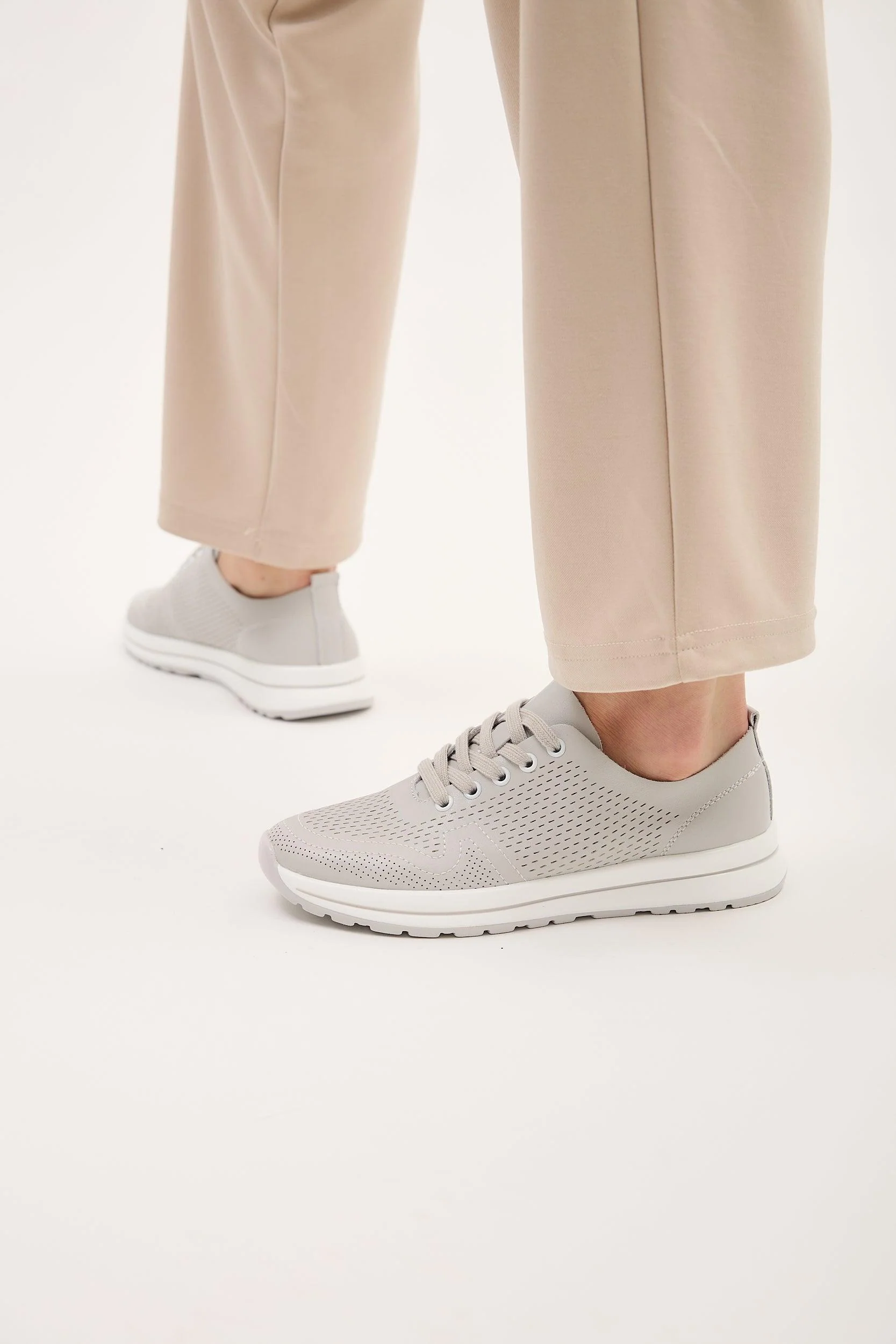 Cassia Grey - Image 7