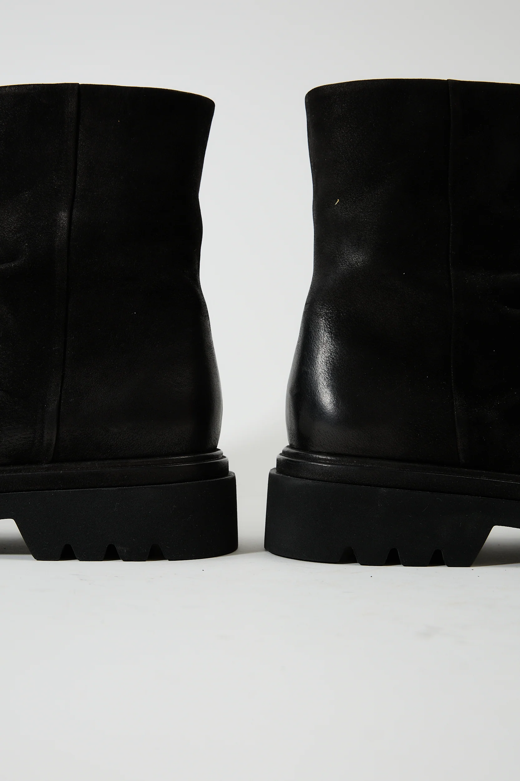 Circe Black - Image 4