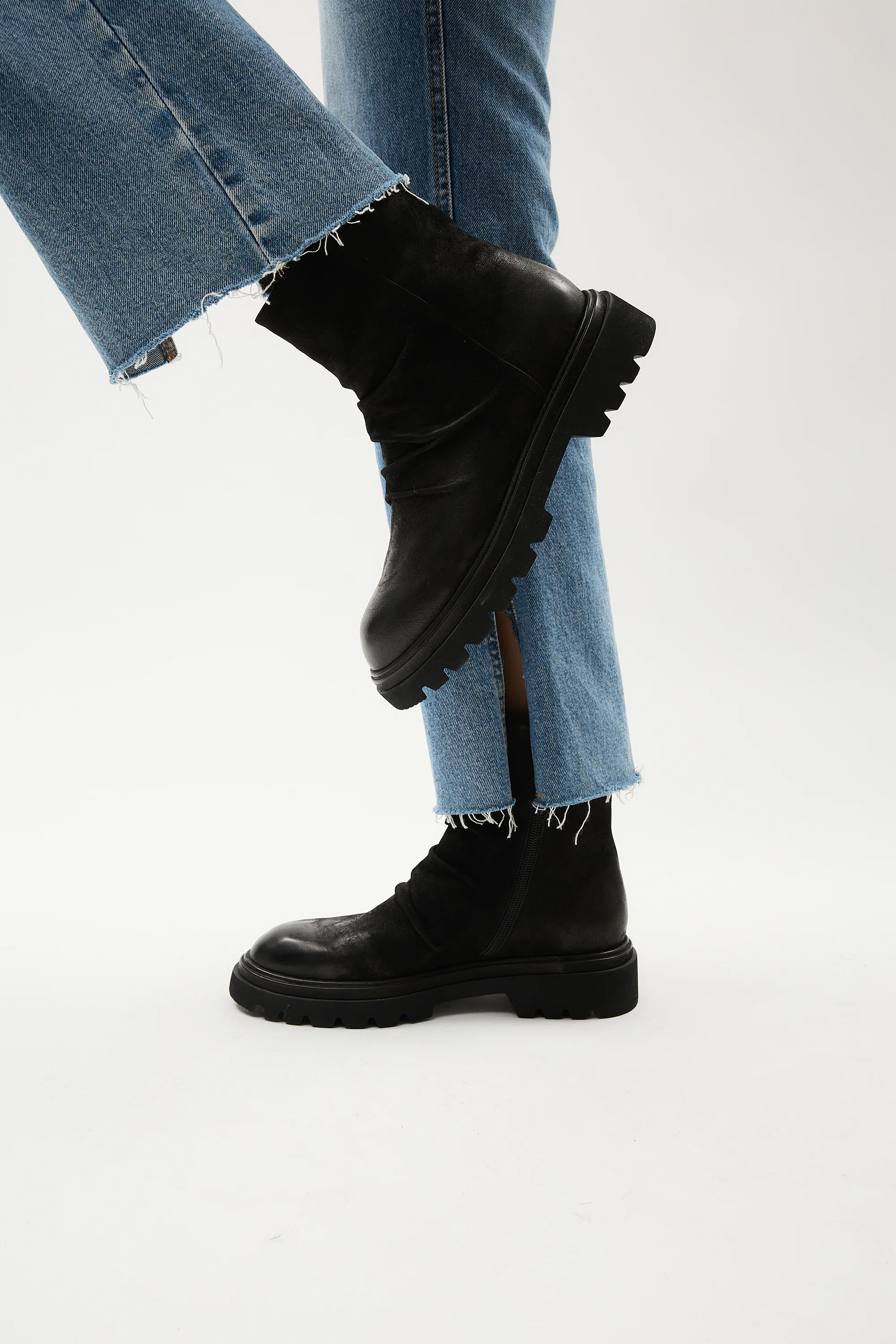 Circe Black - Image 9