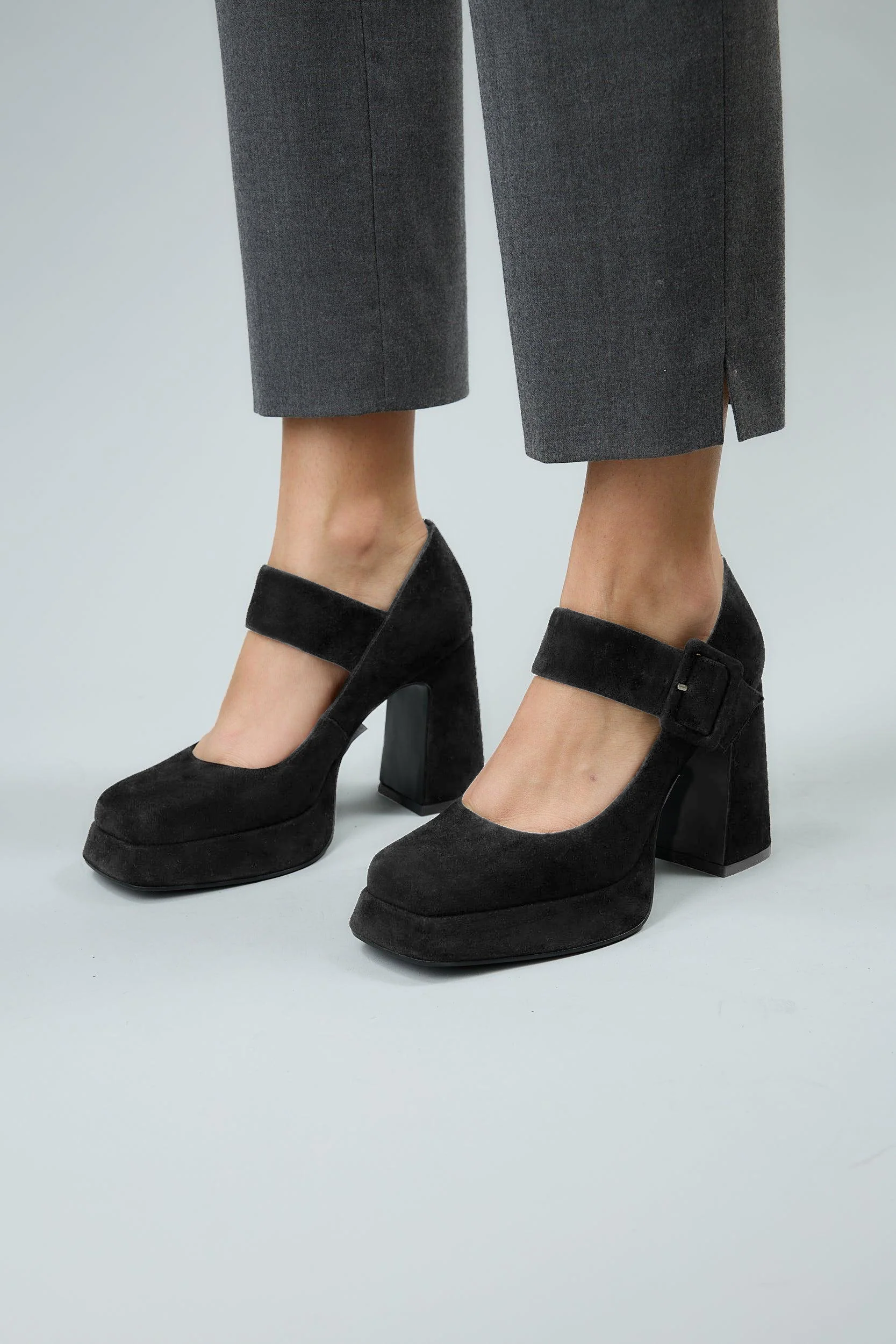 Claudia Black Suede - Image 7