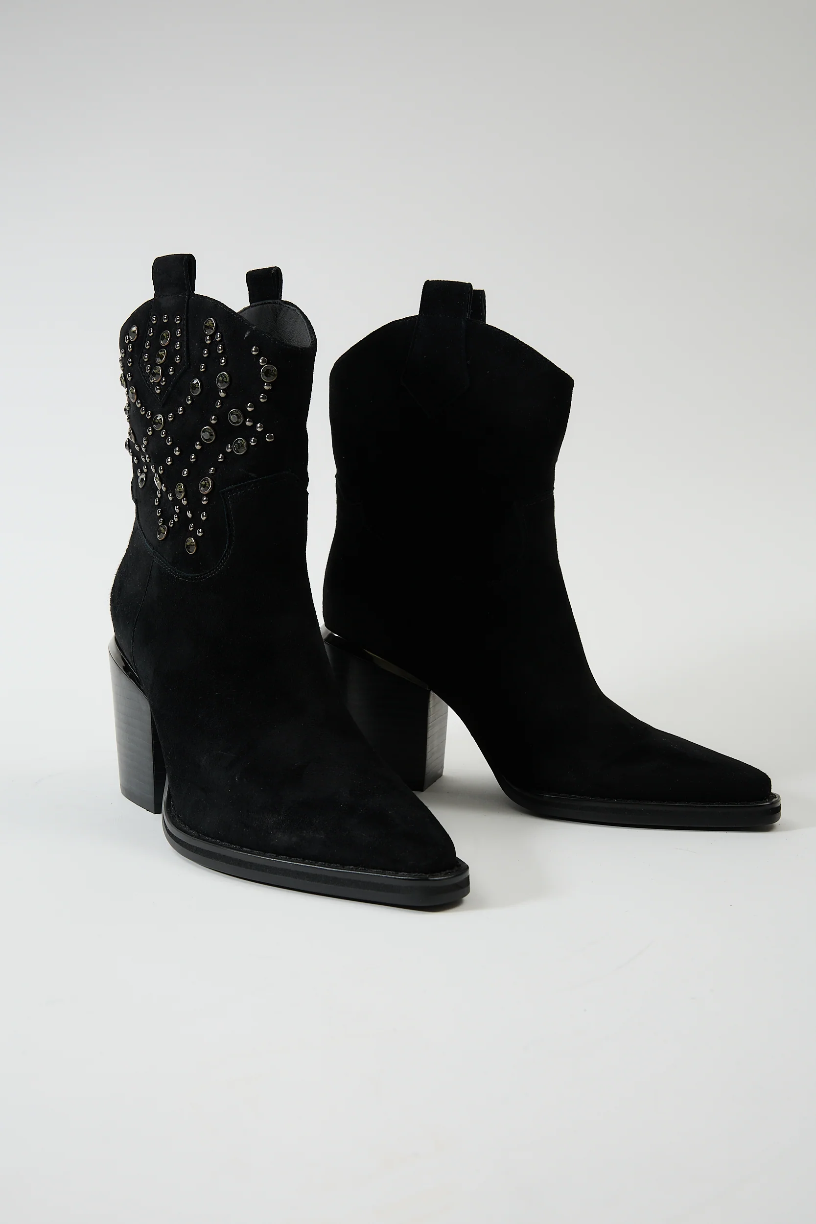 Clotho Black - Image 2