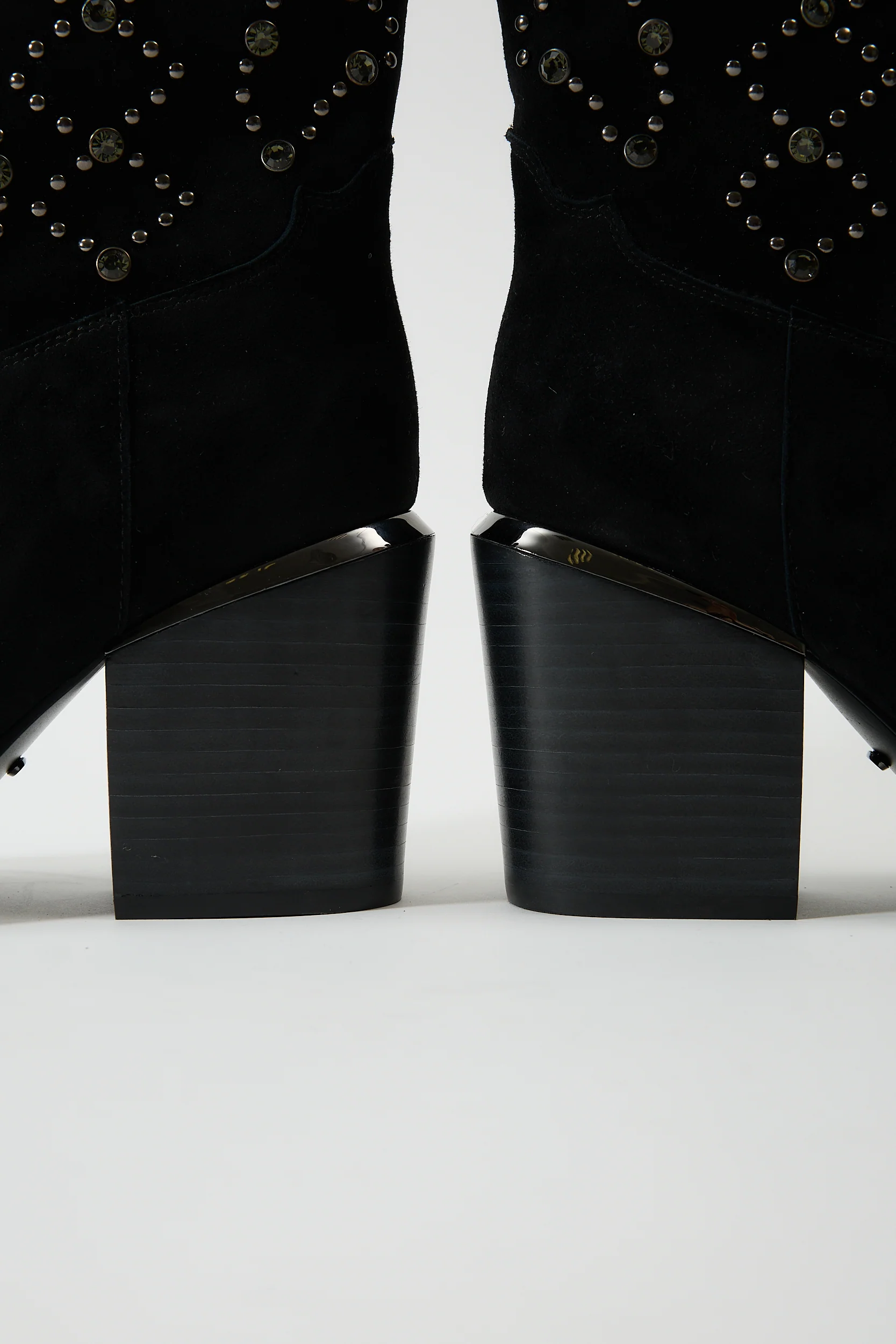 Clotho Black - Image 4