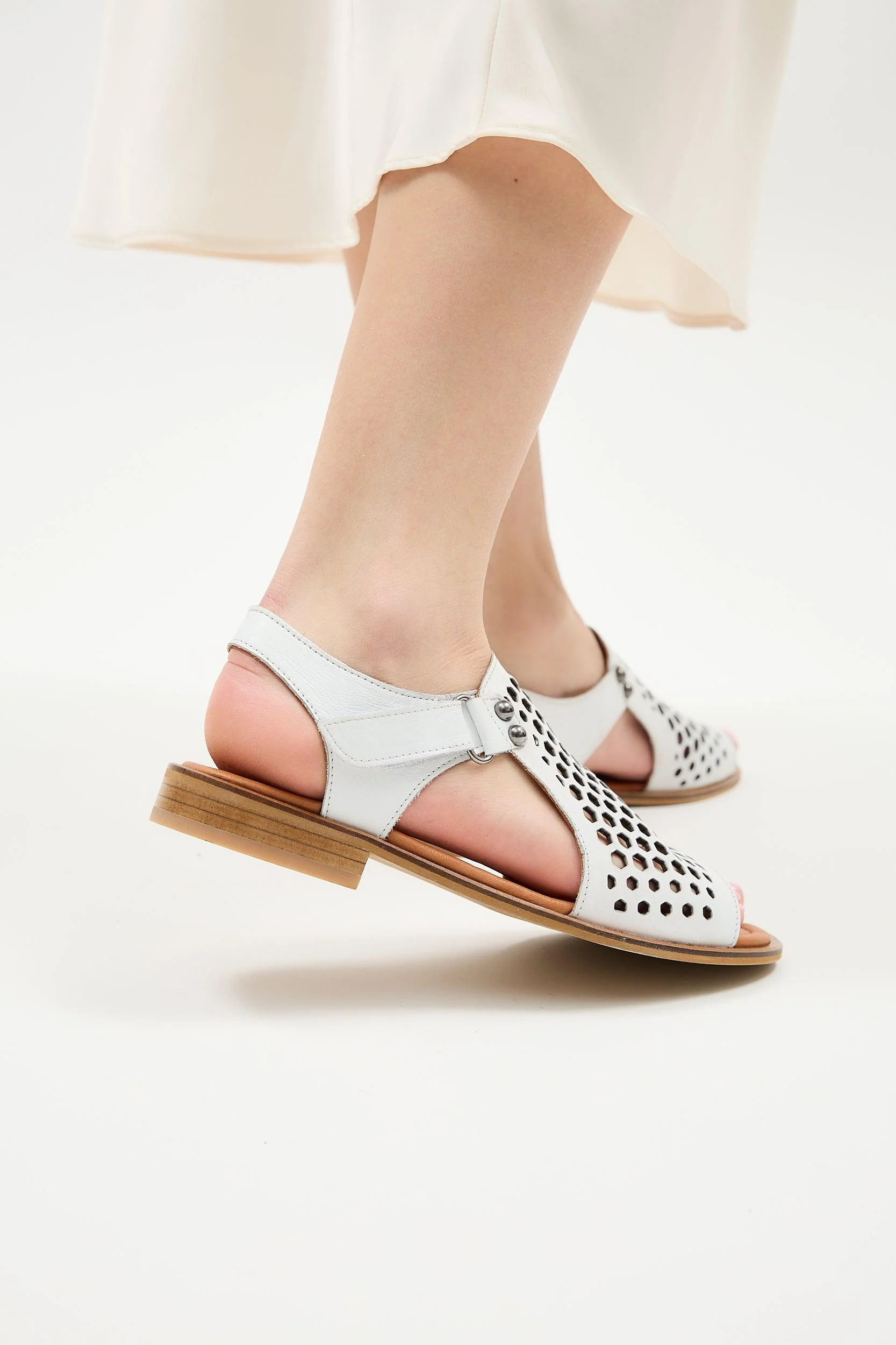 Comfelle White - Image 3